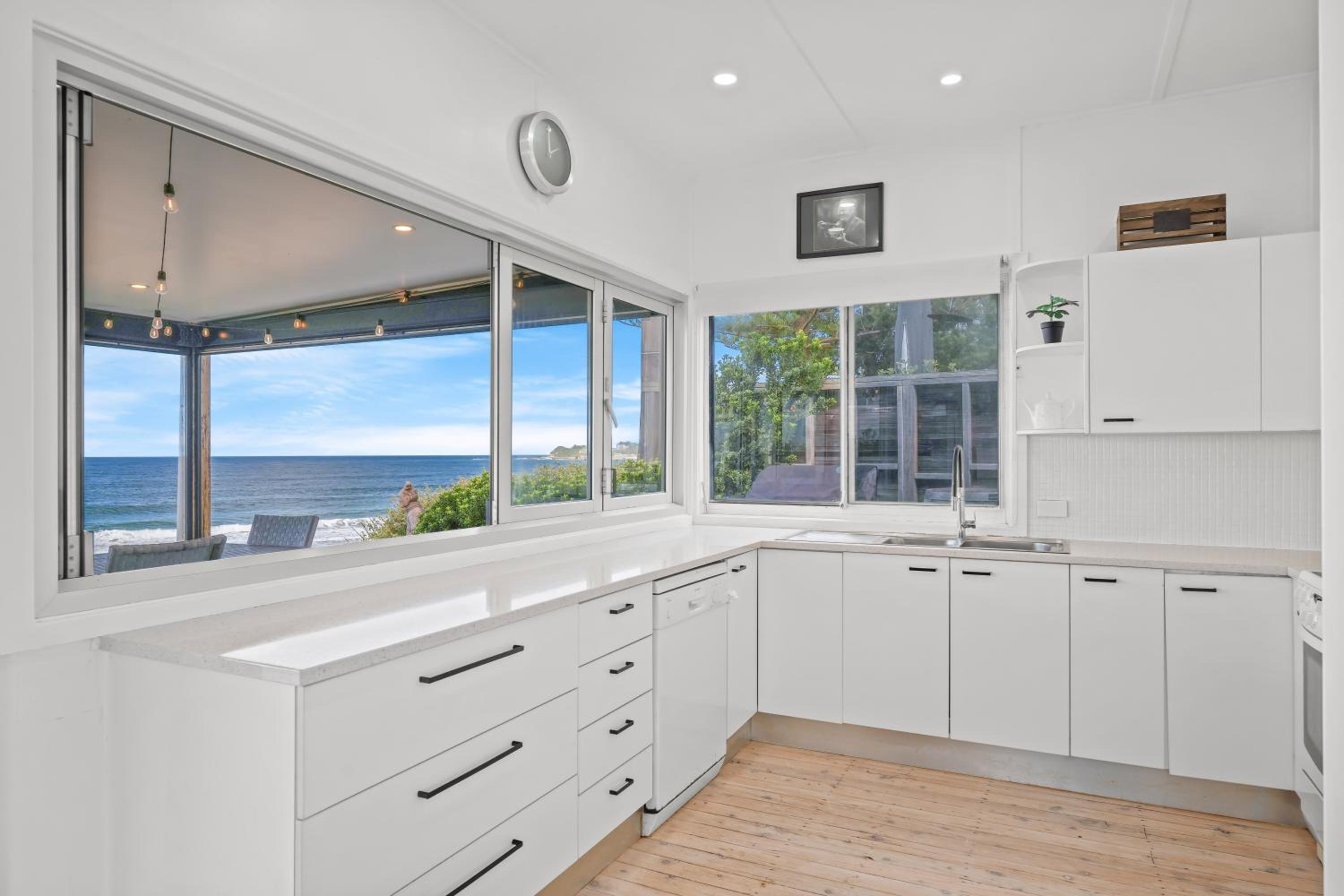 Wamberal Beach(shares with Terrigal Beach)Terrigal Beach SummerBelle Beachfront House