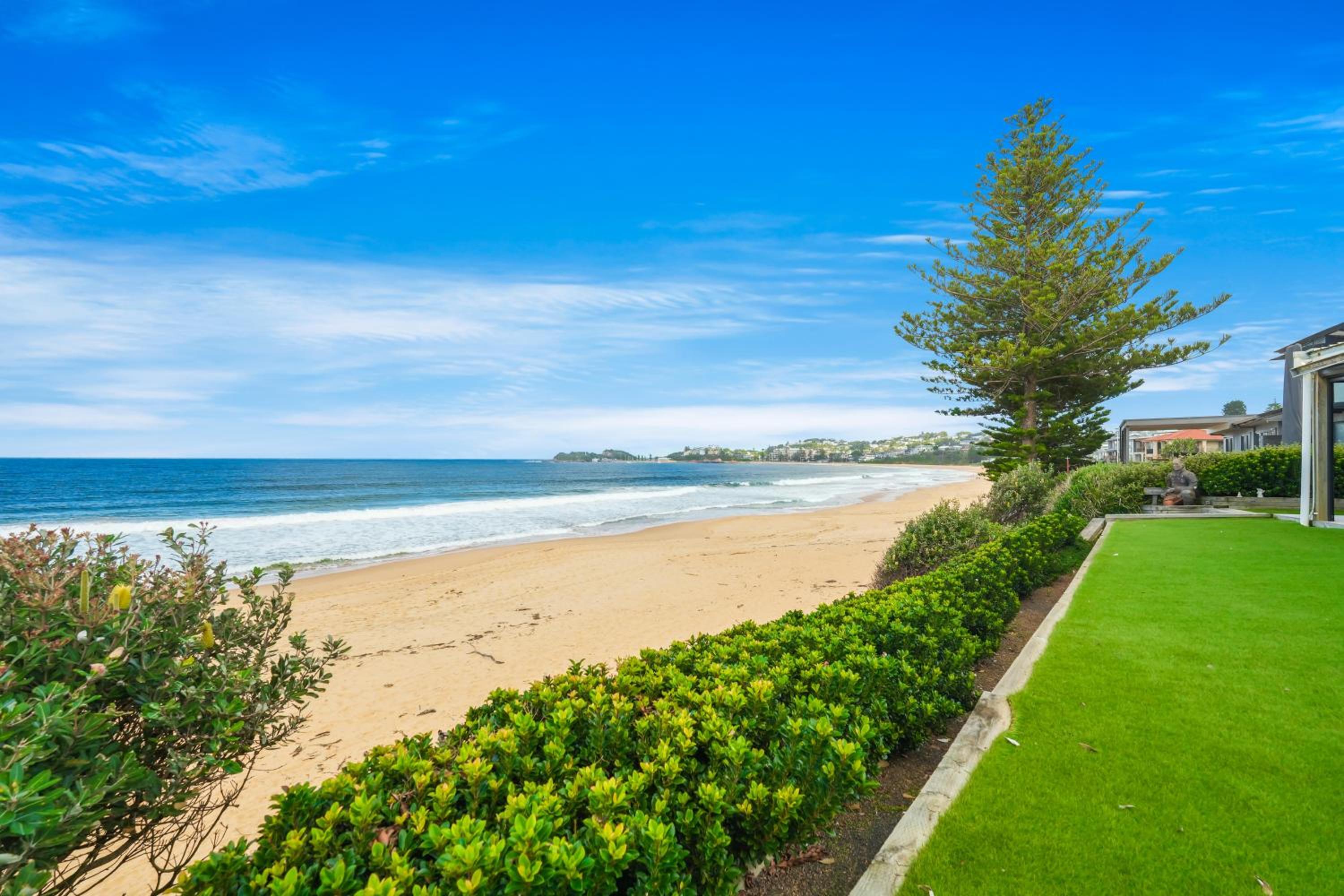 Wamberal Beach(shares with Terrigal Beach)Terrigal Beach SummerBelle Beachfront House