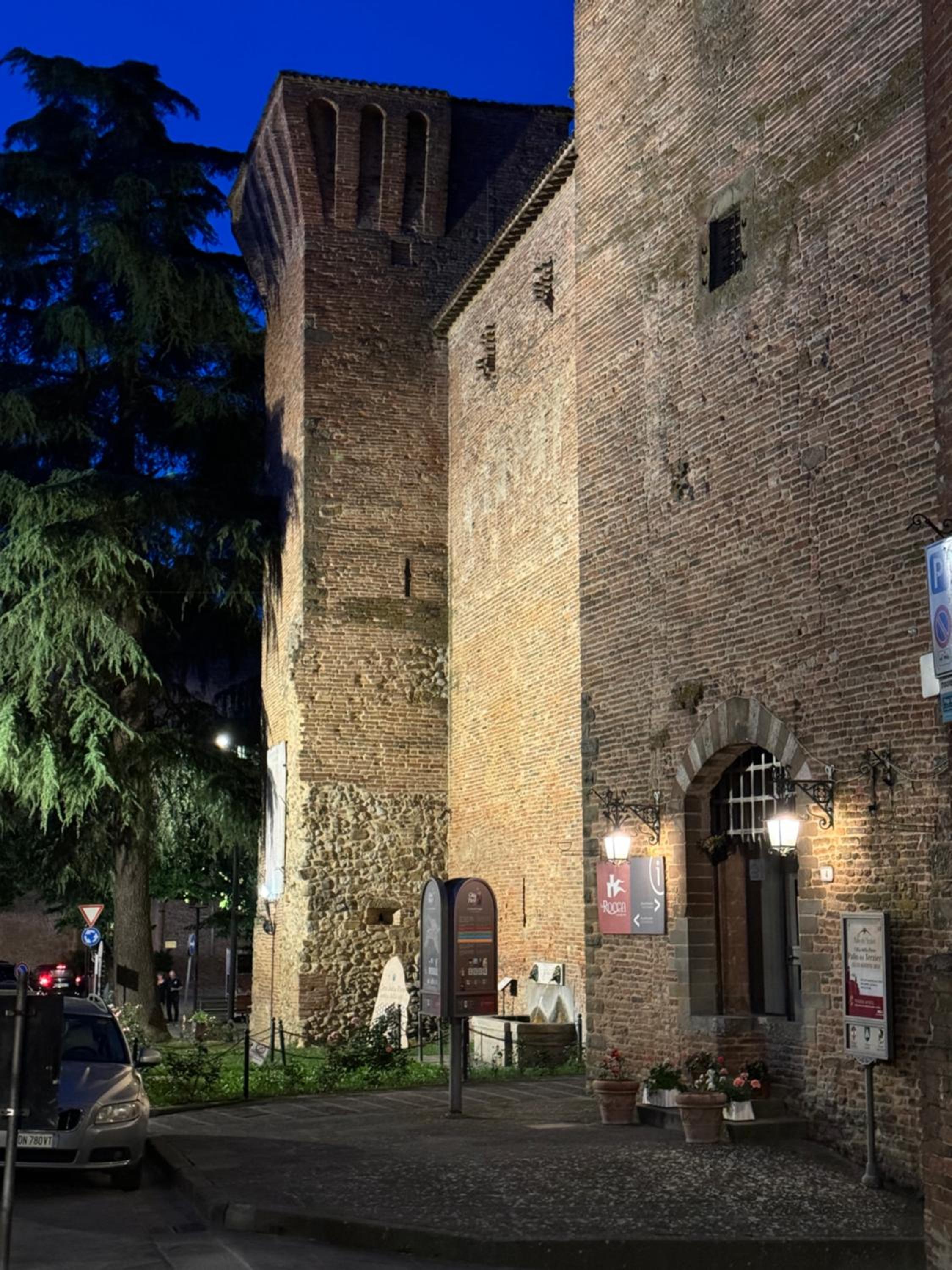 2 King Bed, 2 Full Bathroom Apartment in Umbria - Tuscany view 5