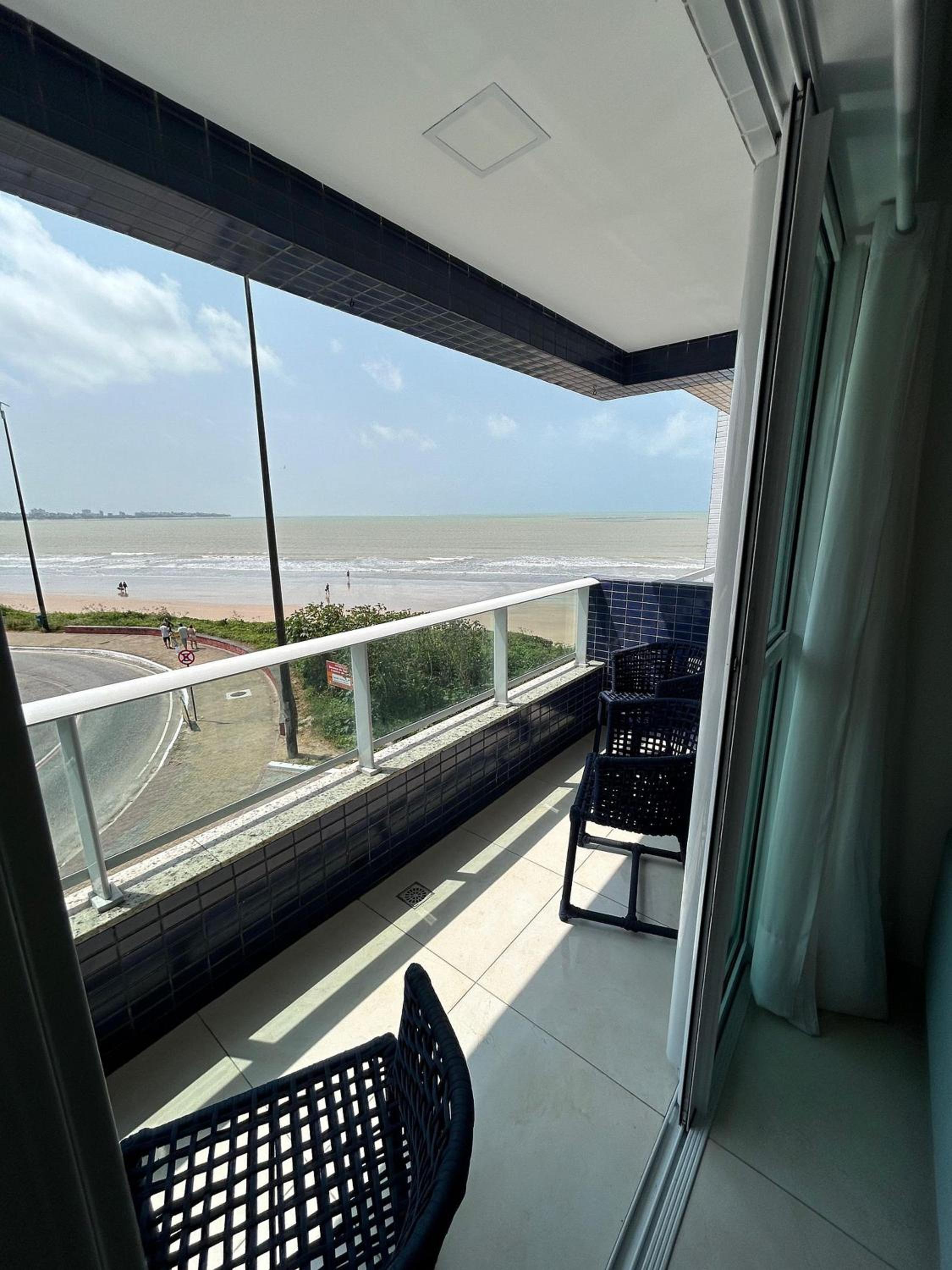Apartamento Pe na areia do Bessa
