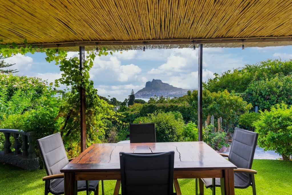 Zuri's Cottage Houtbay view 2