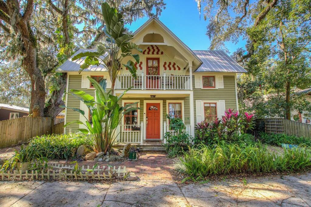 Private Luxury Cottage Close to Downtown view 3