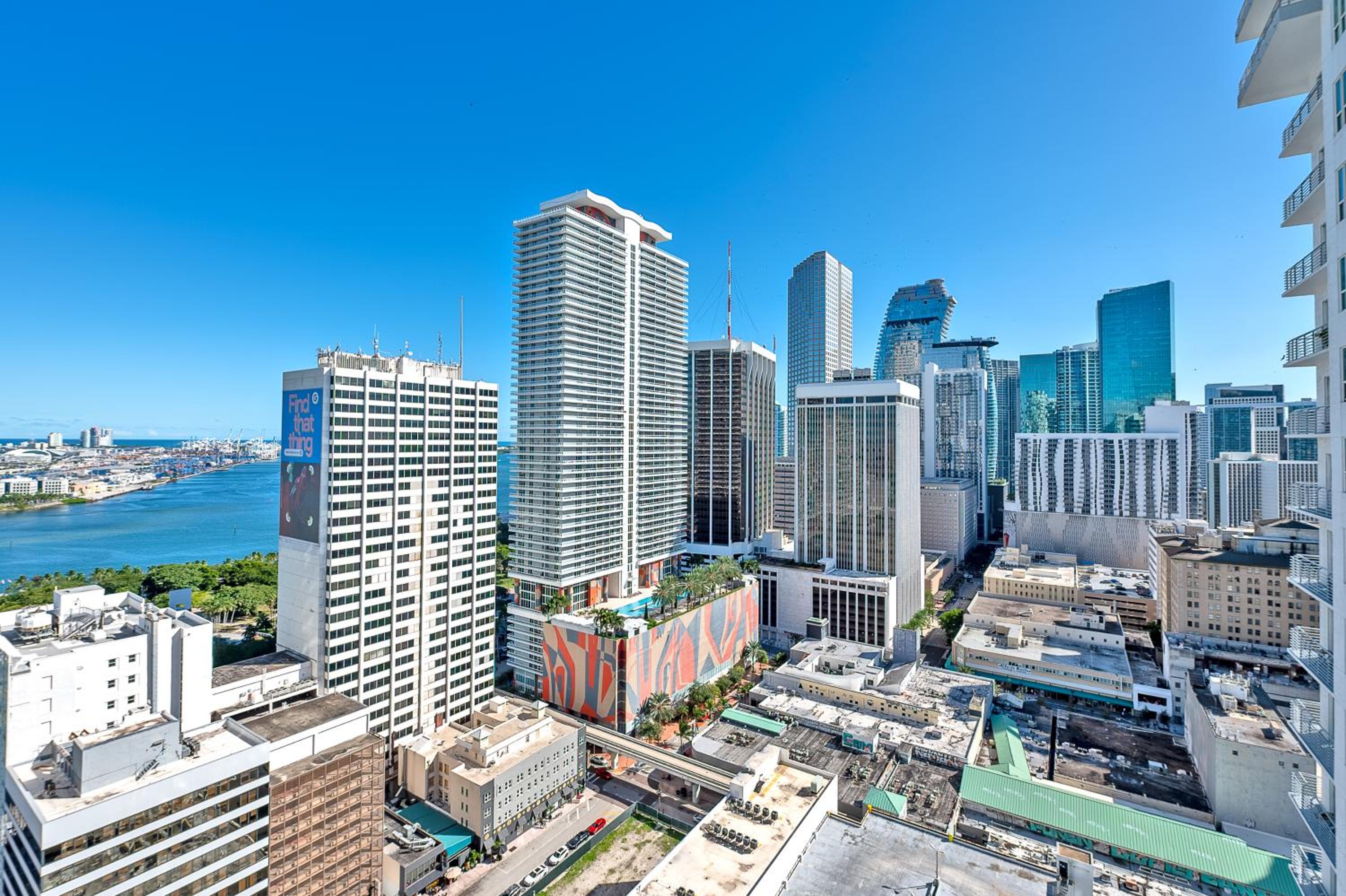 Spacious Studio in the Heart of Downtown Miami