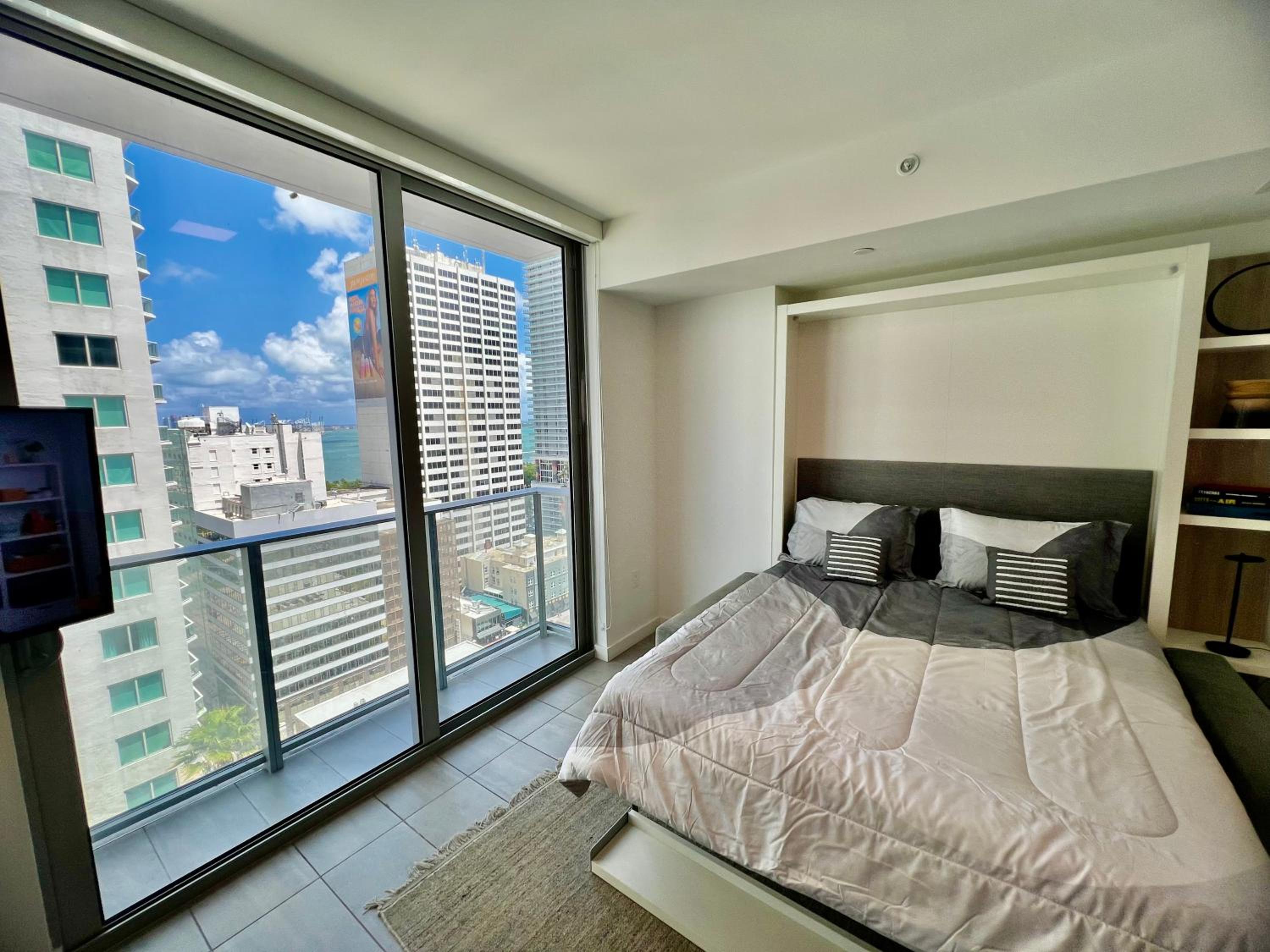 Spacious Studio in the Heart of Downtown Miami