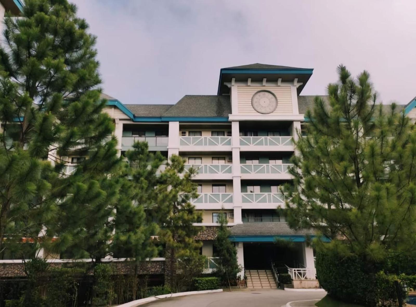 15 minutes away from Skyranch & Starbucks Hiraya-Amaria Place With Netflix view 3