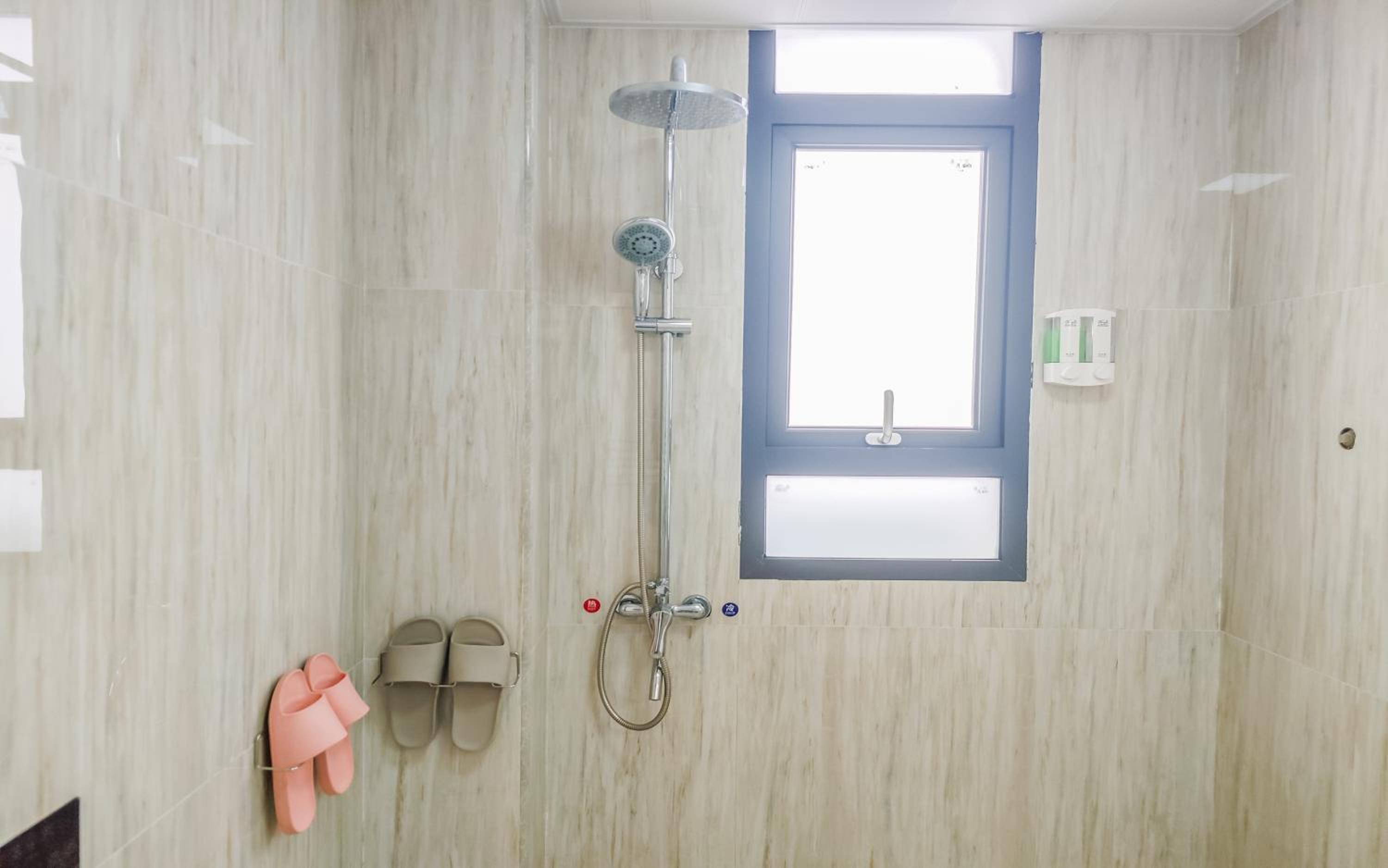 Luwei Guesthouse