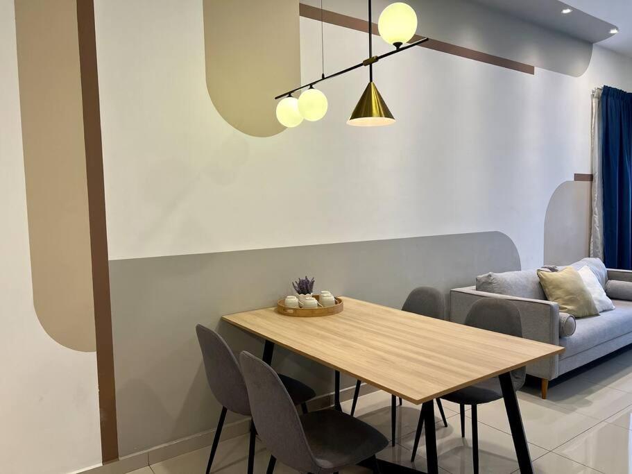Modern 2BR Suite at Encorp Residence PJ photo 3