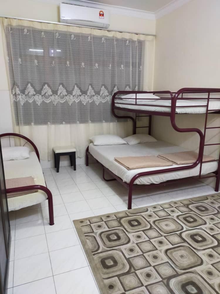 5-BEDROOM FERRINGHI HOUSE with WIFI , NETFLIX , BBQ SET , 5 MINUTES WALK to BEACH photo 8