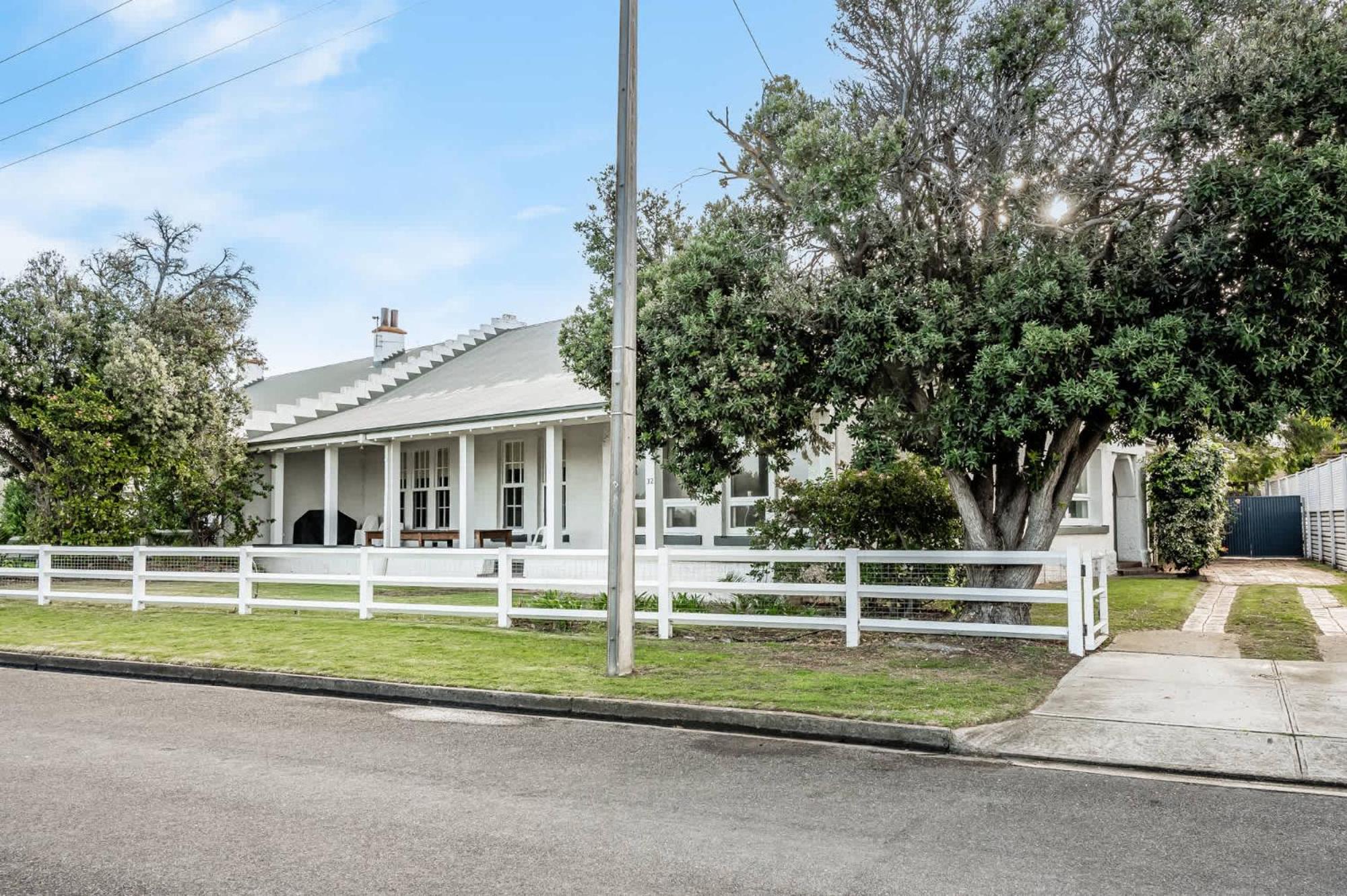 The Summer Lodge 32 Esplanade Victor Harbor - Linen Included