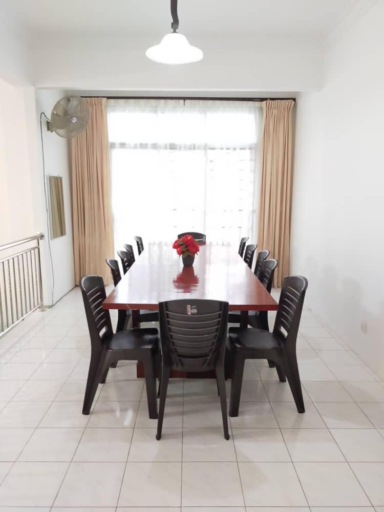 5-BEDROOM FERRINGHI HOUSE with WIFI , NETFLIX , BBQ SET , 5 MINUTES WALK to BEACH photo 4