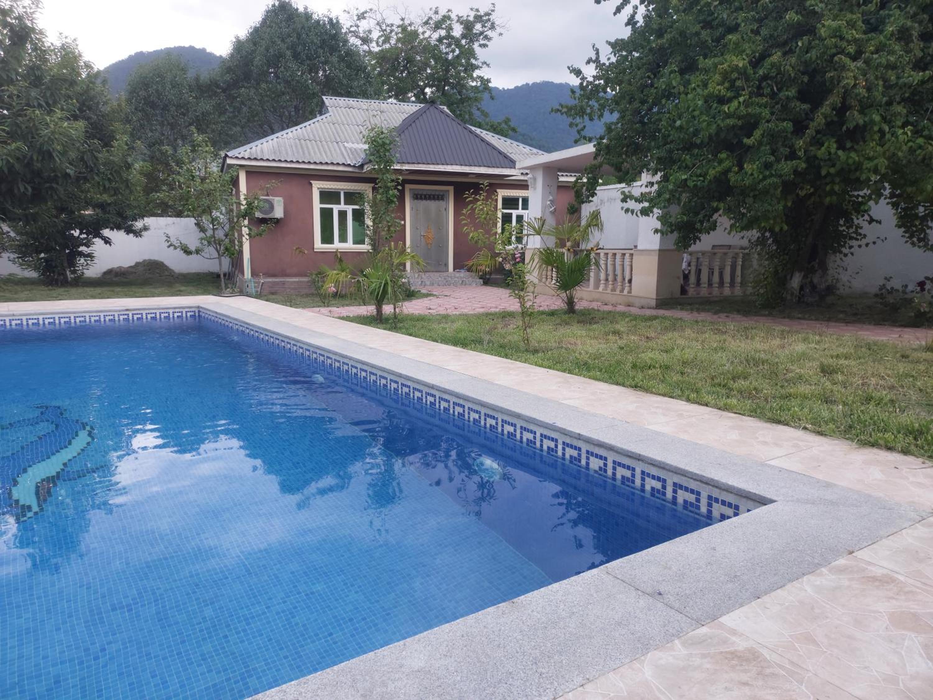 Family House with Large Pool