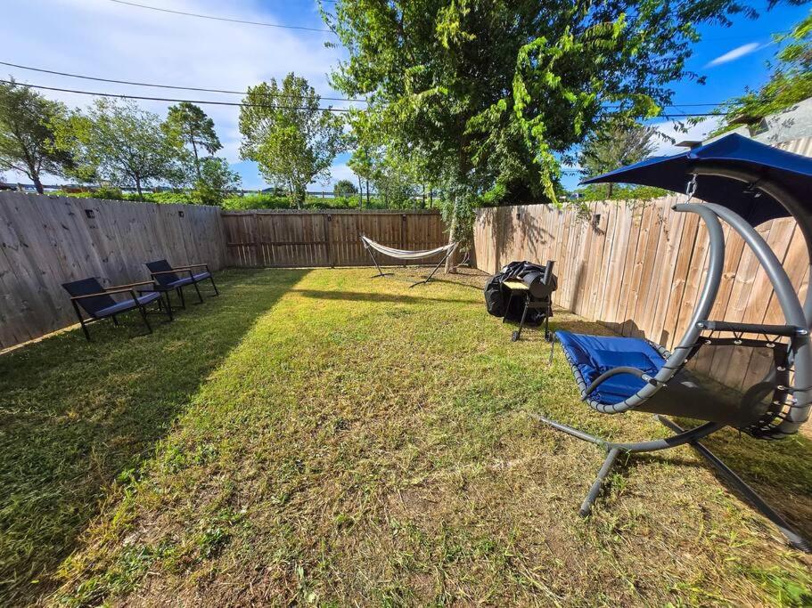 The Pershing Pad is at a Central location 3BR Sleeps 10 view 2