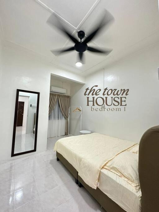 The Town House photo 2
