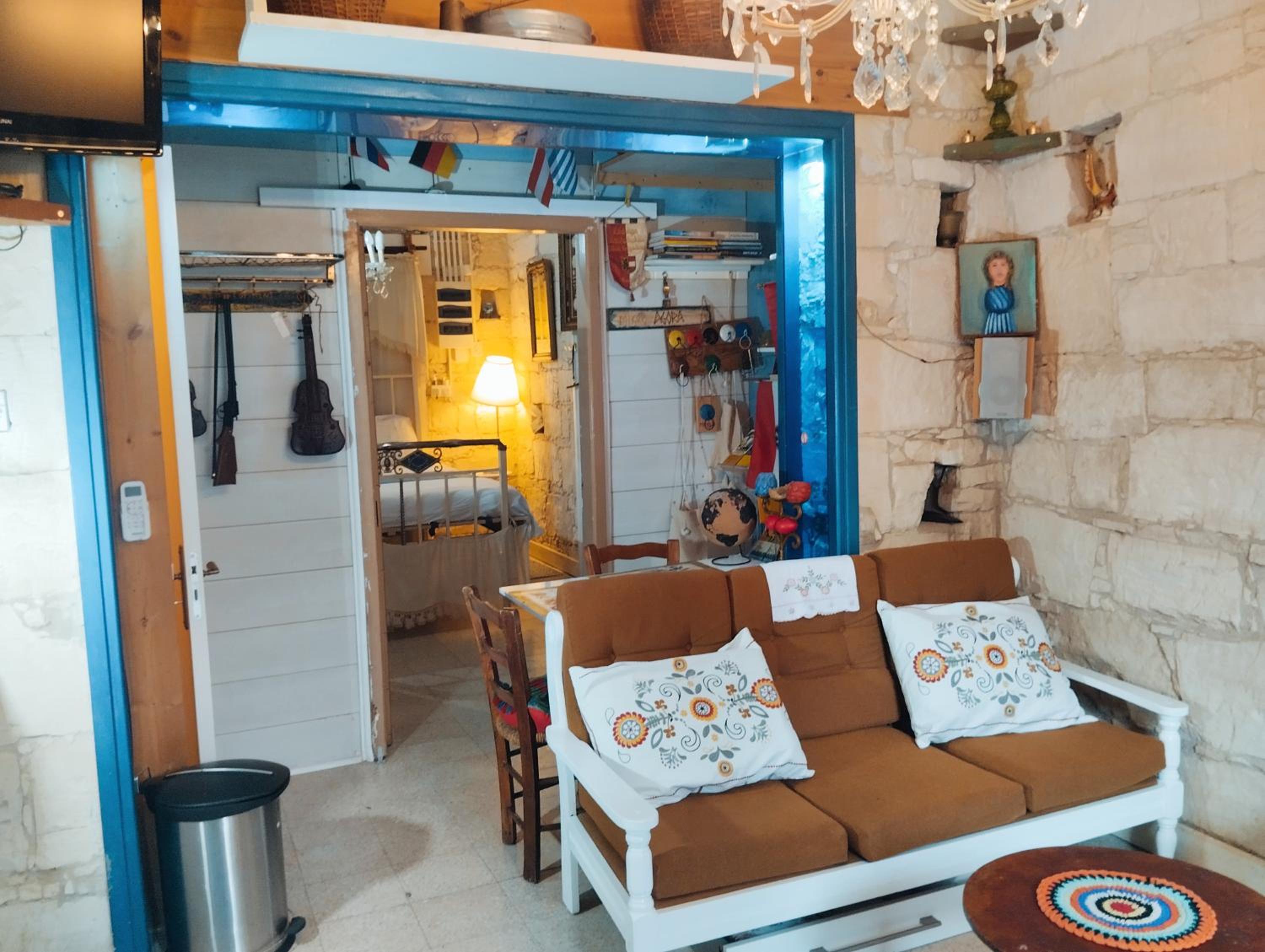 Tzionis Holidays Stonehouse