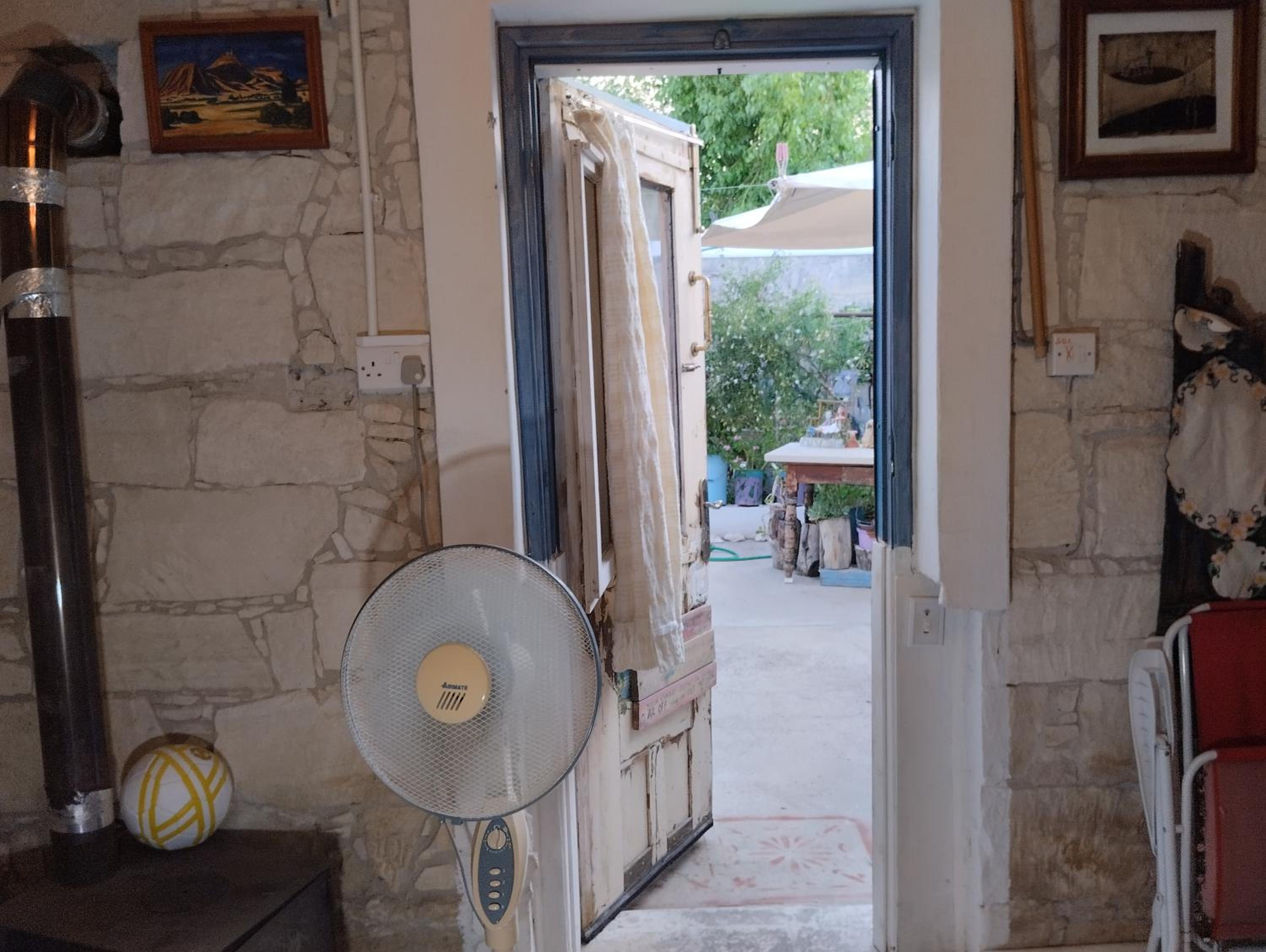 Tzionis Holidays Stonehouse