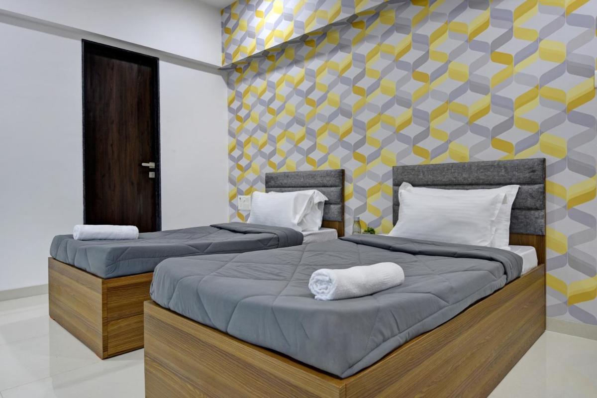 Hsquare Luxury Apartments Goregaon view 4