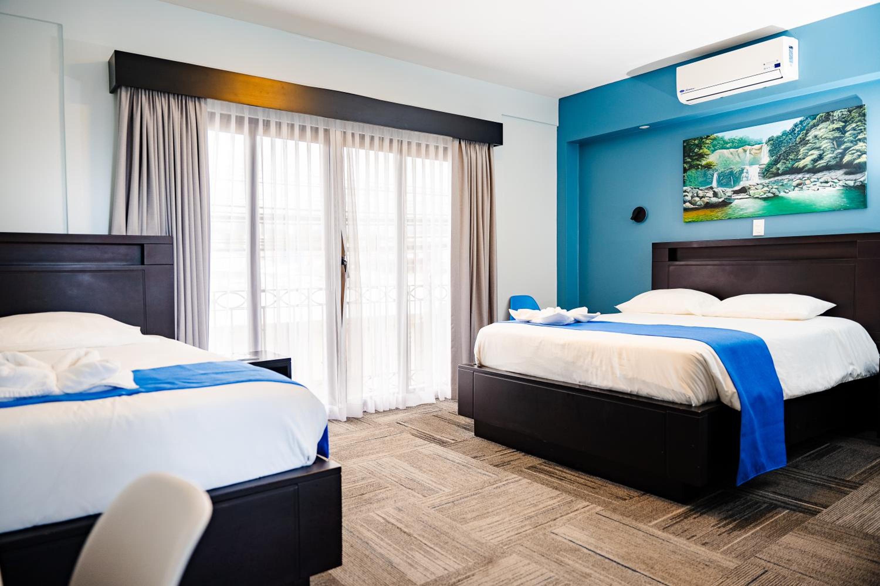 Hotel Luckys - Image 1