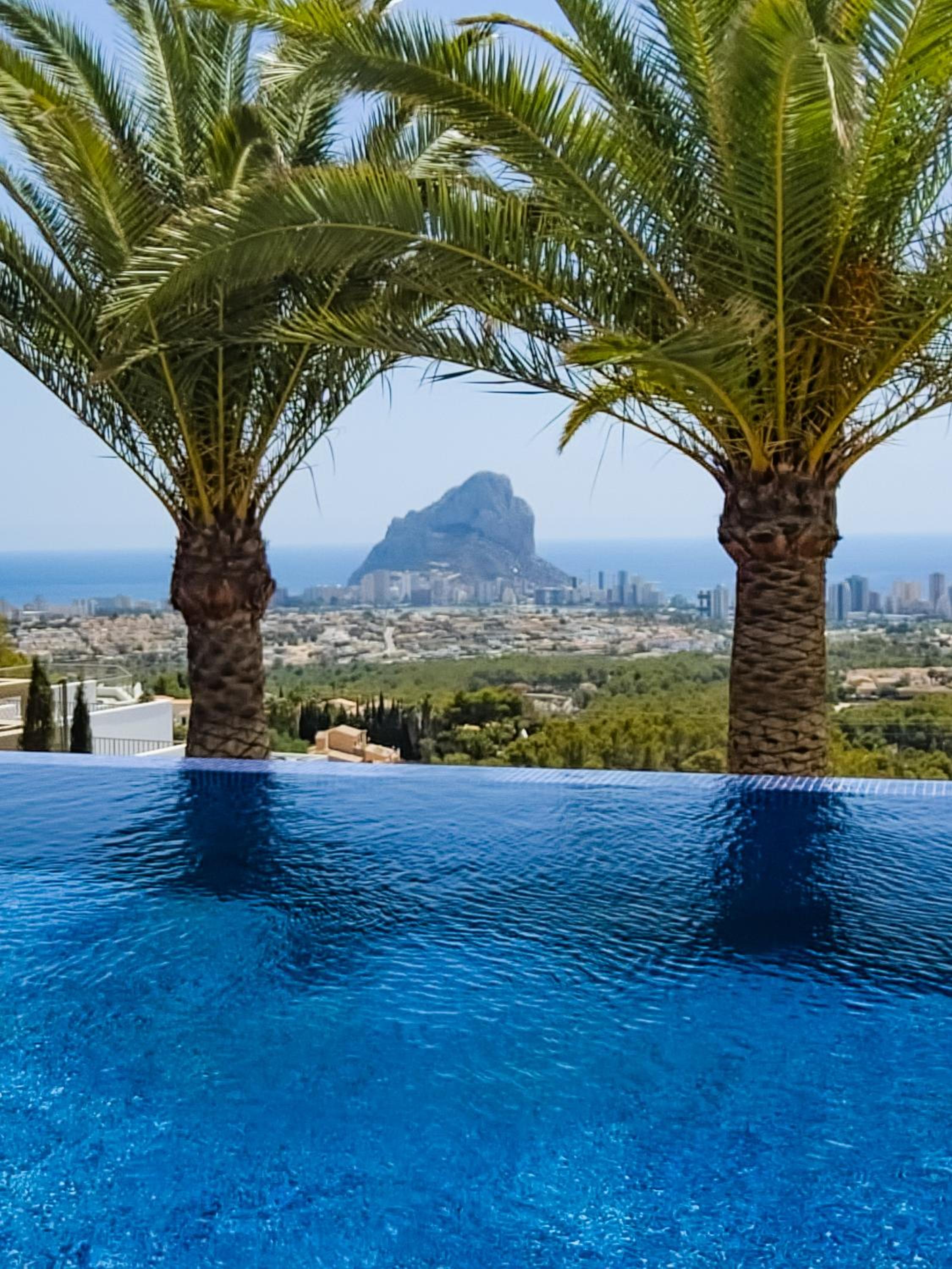AVANOA - Colina Del Sol view 2
