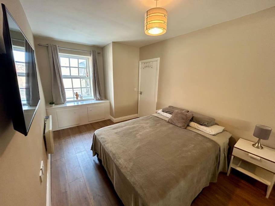 Spacious room in Temple Bar