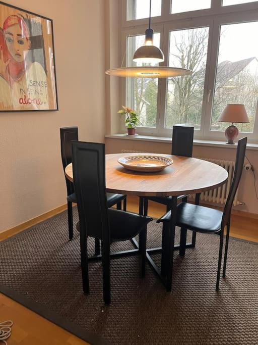 Charmante Jugendstilwohnung mit Tiefengaragenplatz