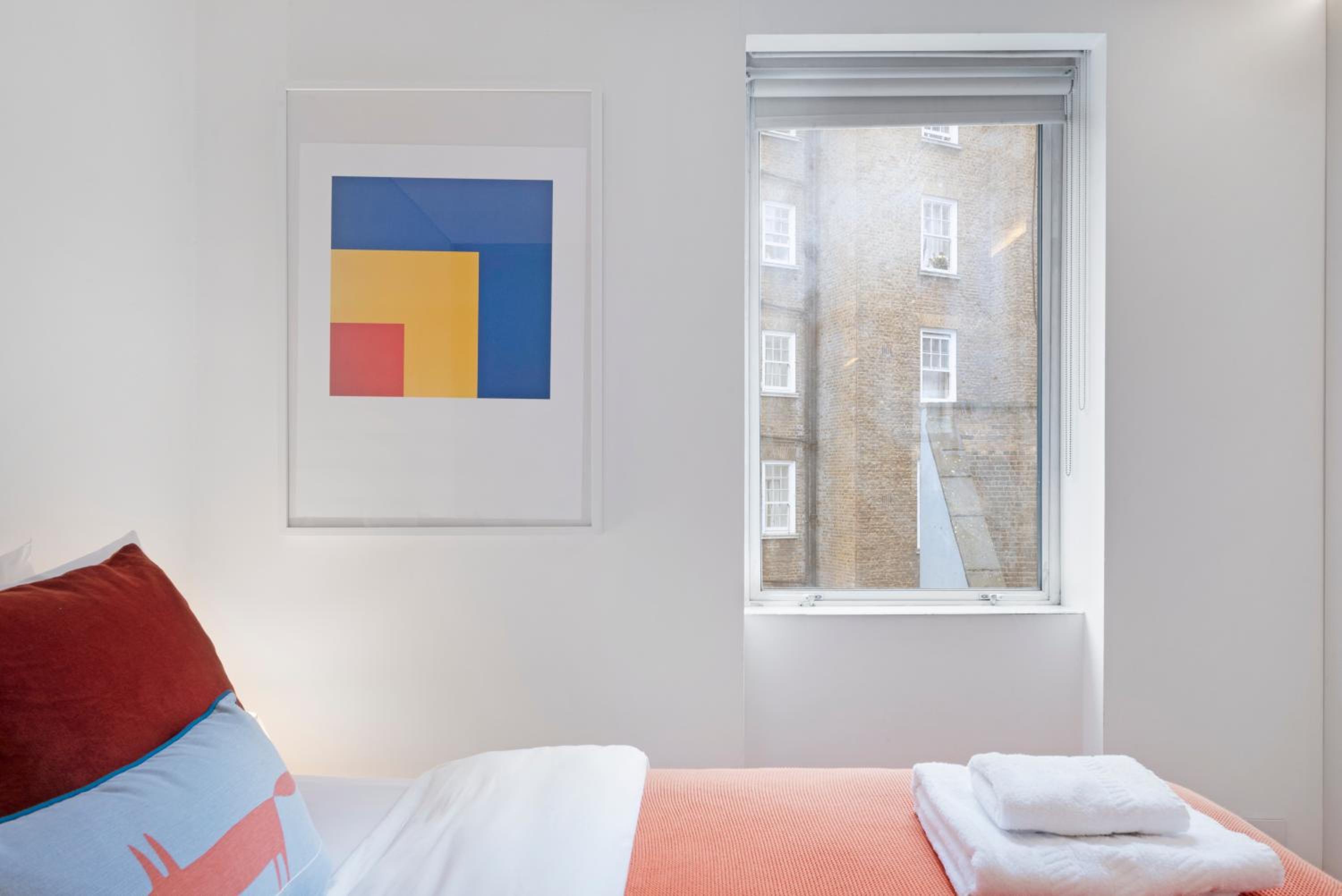 Fitzrovia Apartment By Morethanstays