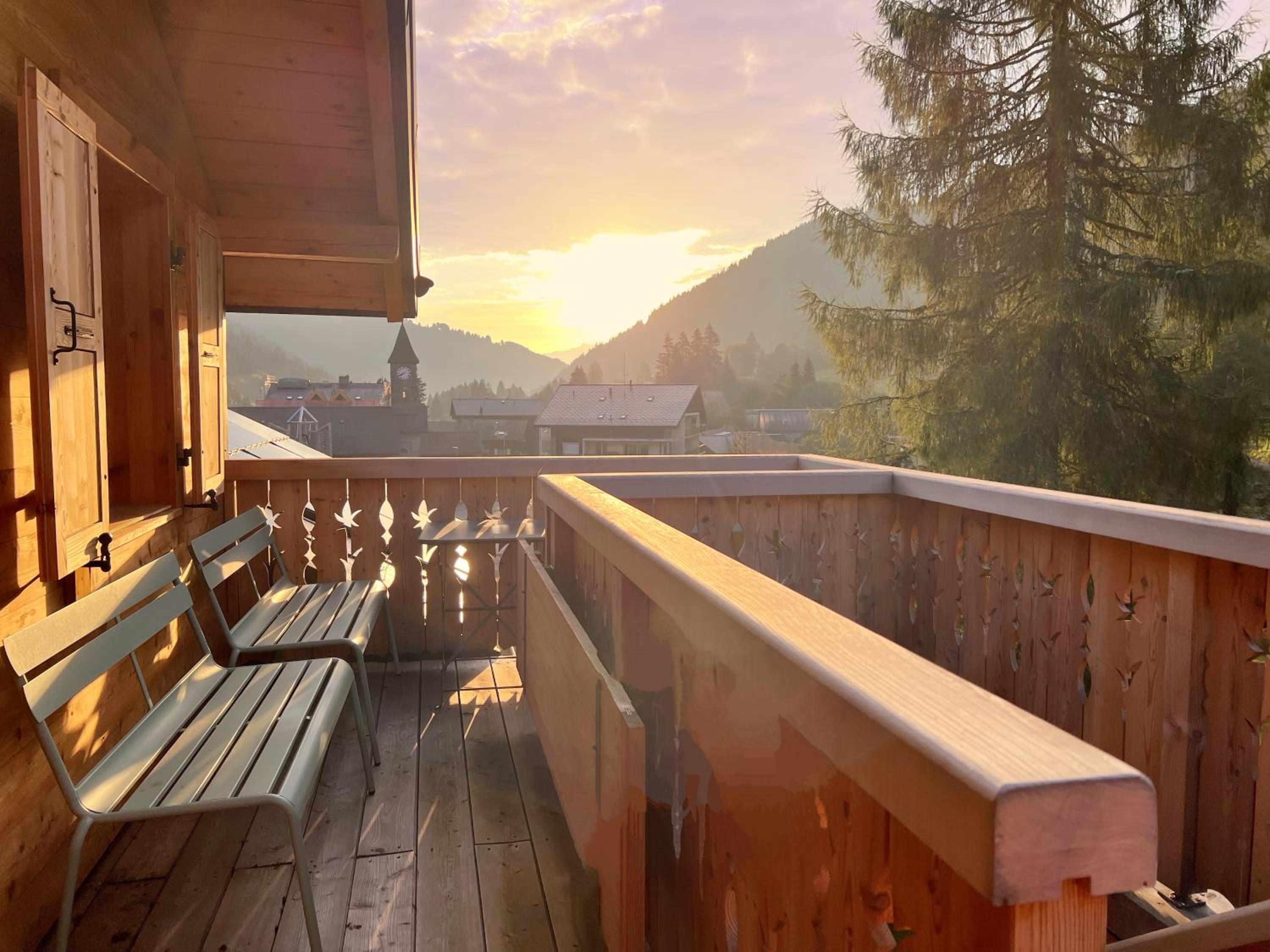 ZE Mountain Lodge, Morgins view 4