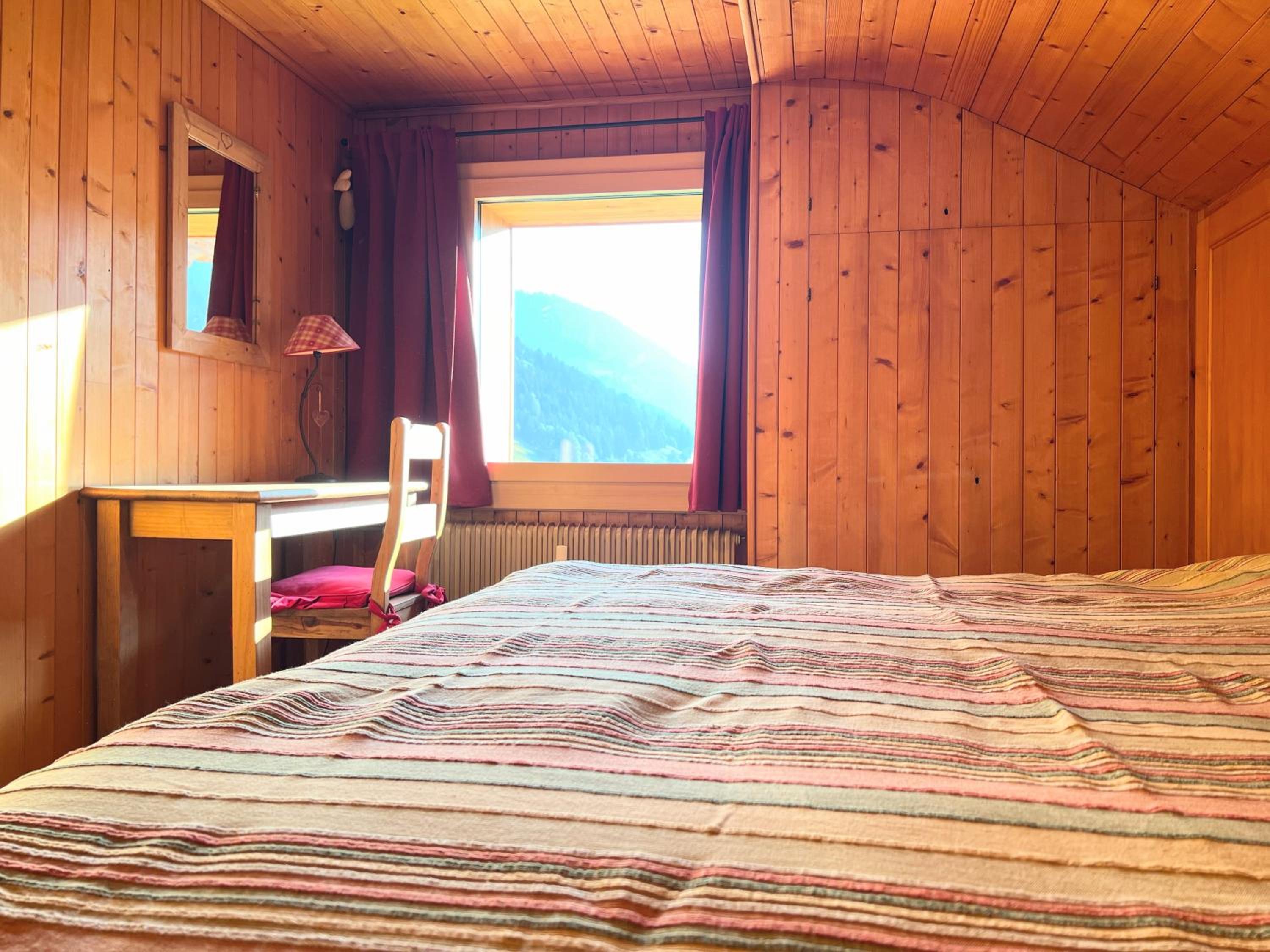 ZE Mountain Lodge, Morgins view 2