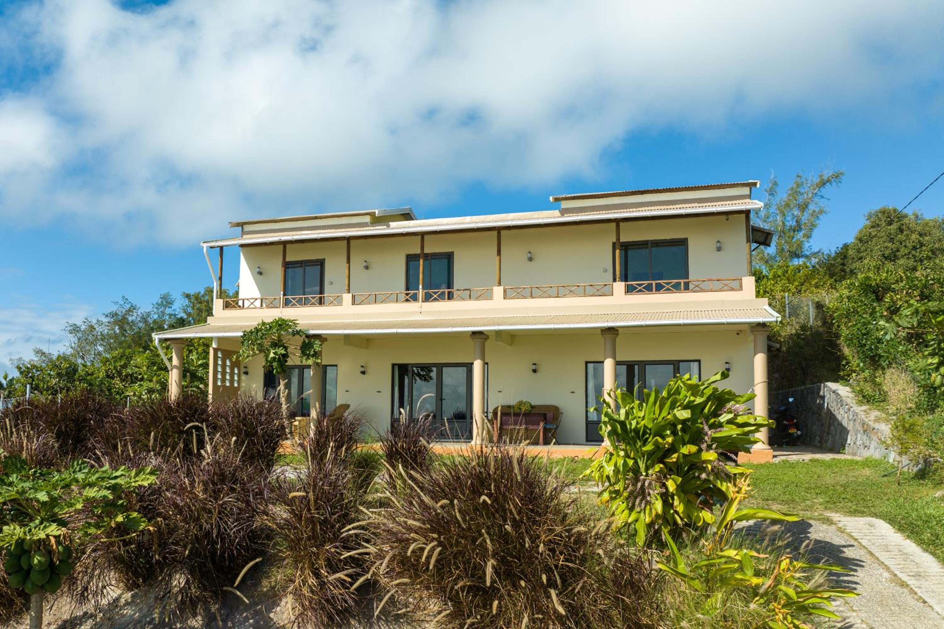 Lakaz Roussette - Large 4BR Villa with King Beds view 5