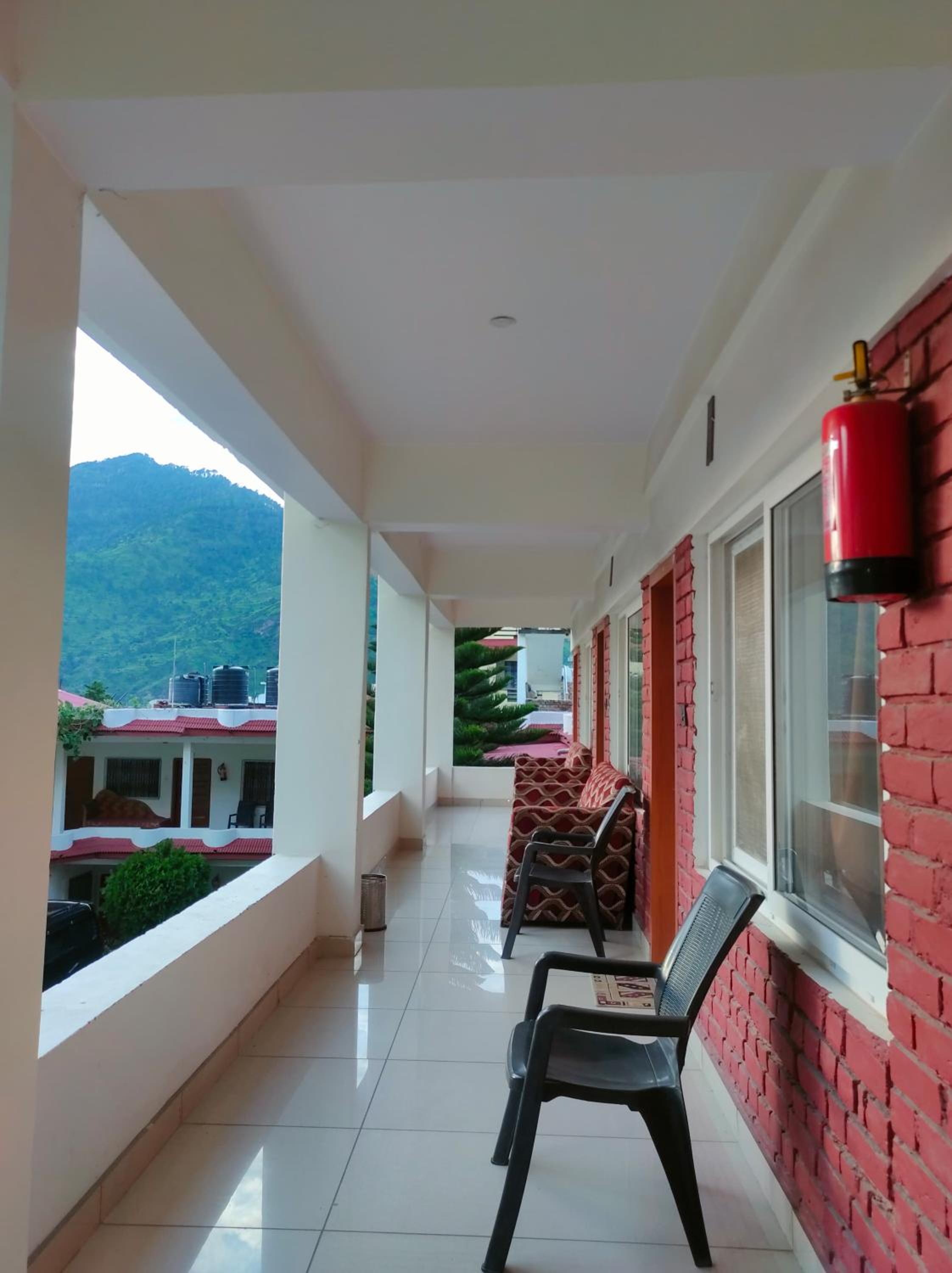 Hotel Devbhoomi, Barkot