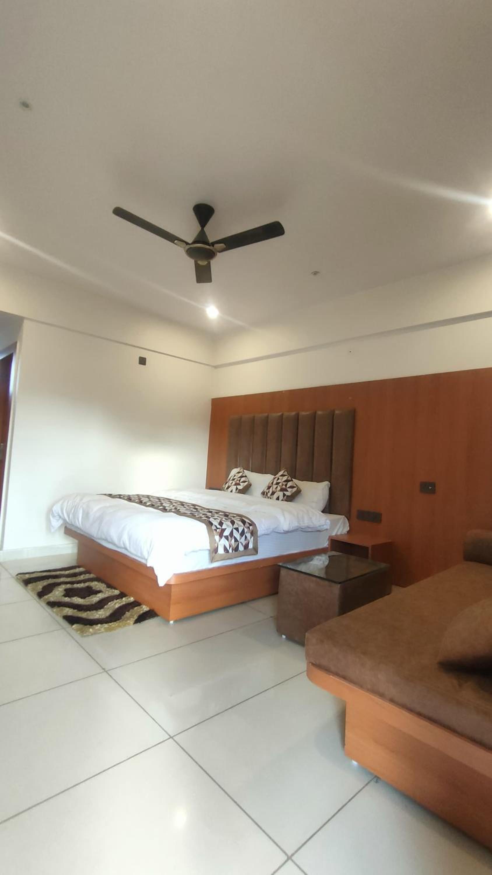 Hotel Devbhoomi, Barkot, photo 23
