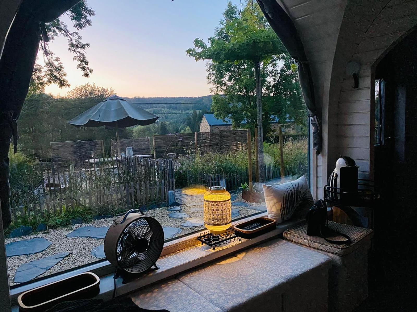 La CABANE LUXUEUSE AVEC JACUZY