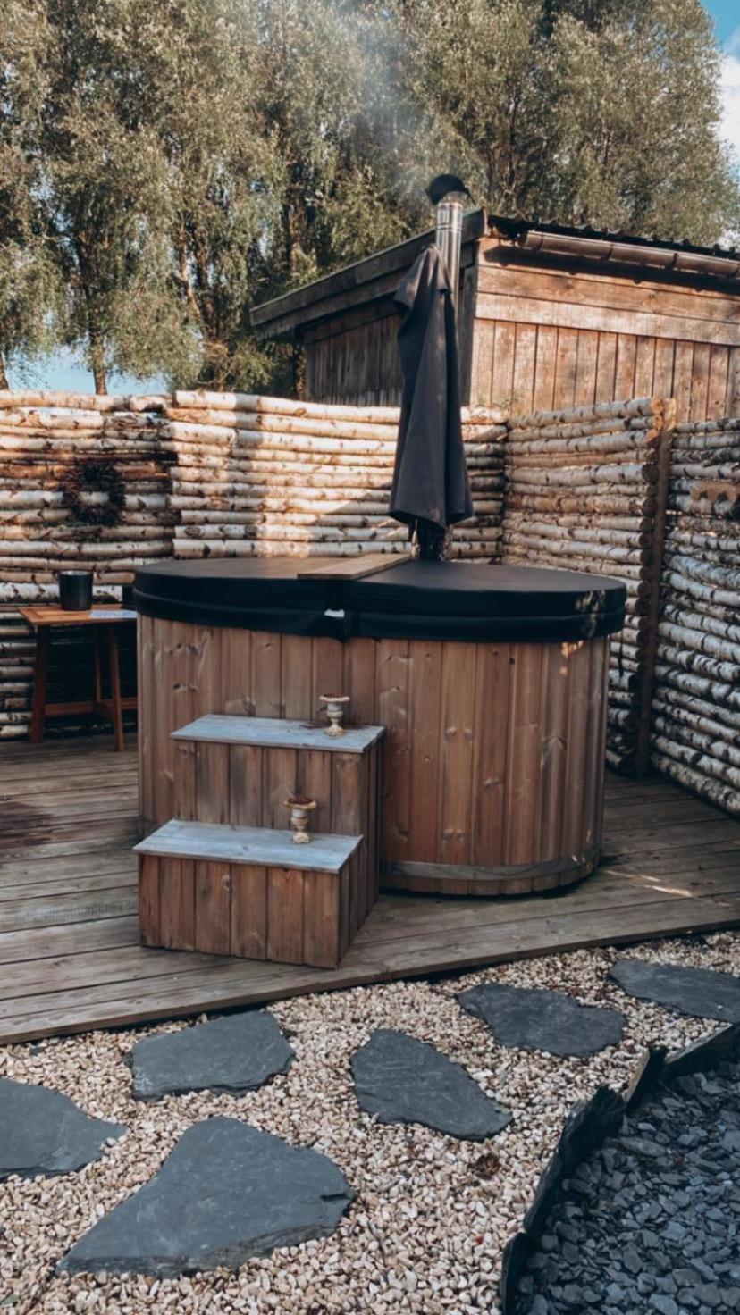 La CABANE LUXUEUSE AVEC JACUZY