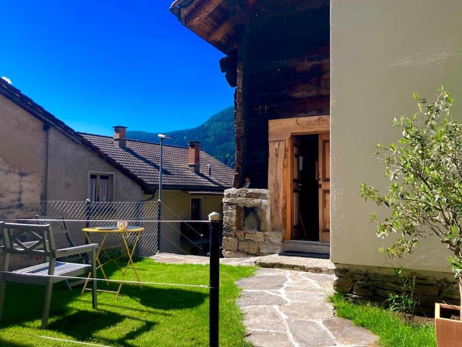 LA CÀ NOVA. South Switzerland cozy gate away.
