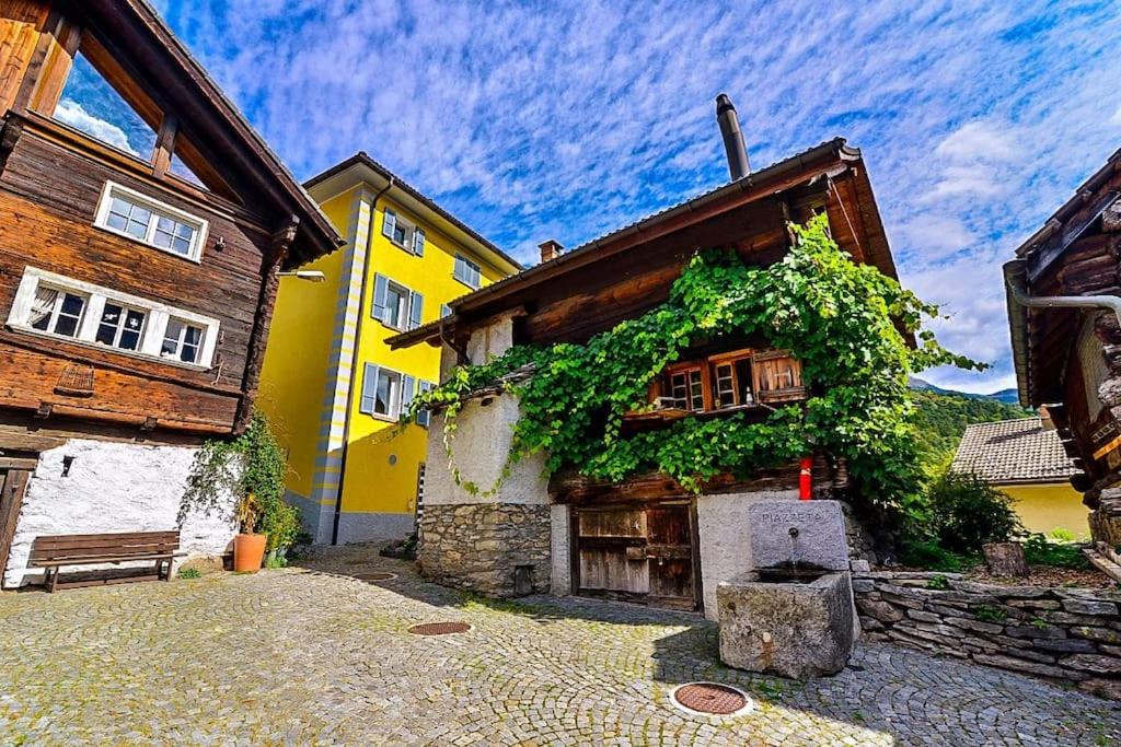 LA CÀ NOVA. South Switzerland cozy gate away.