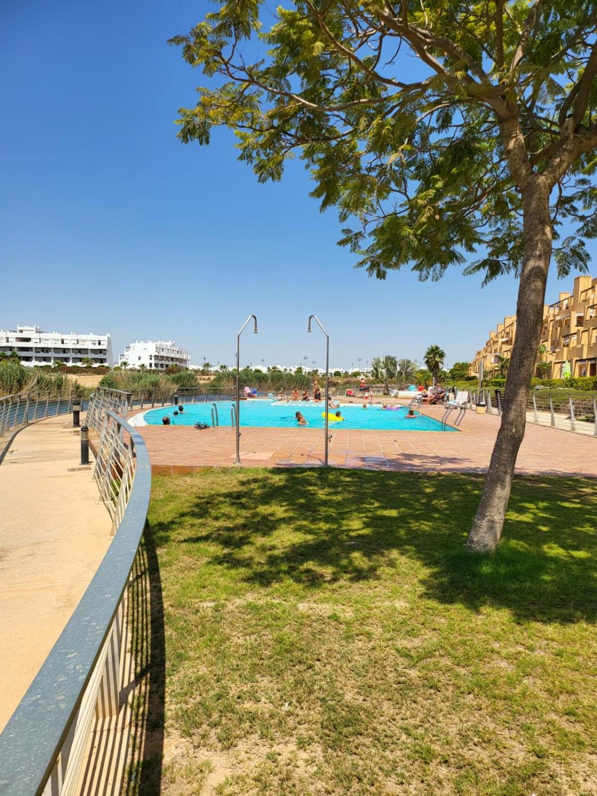 Bonito Penthouse en Campo de Golf con Piscina