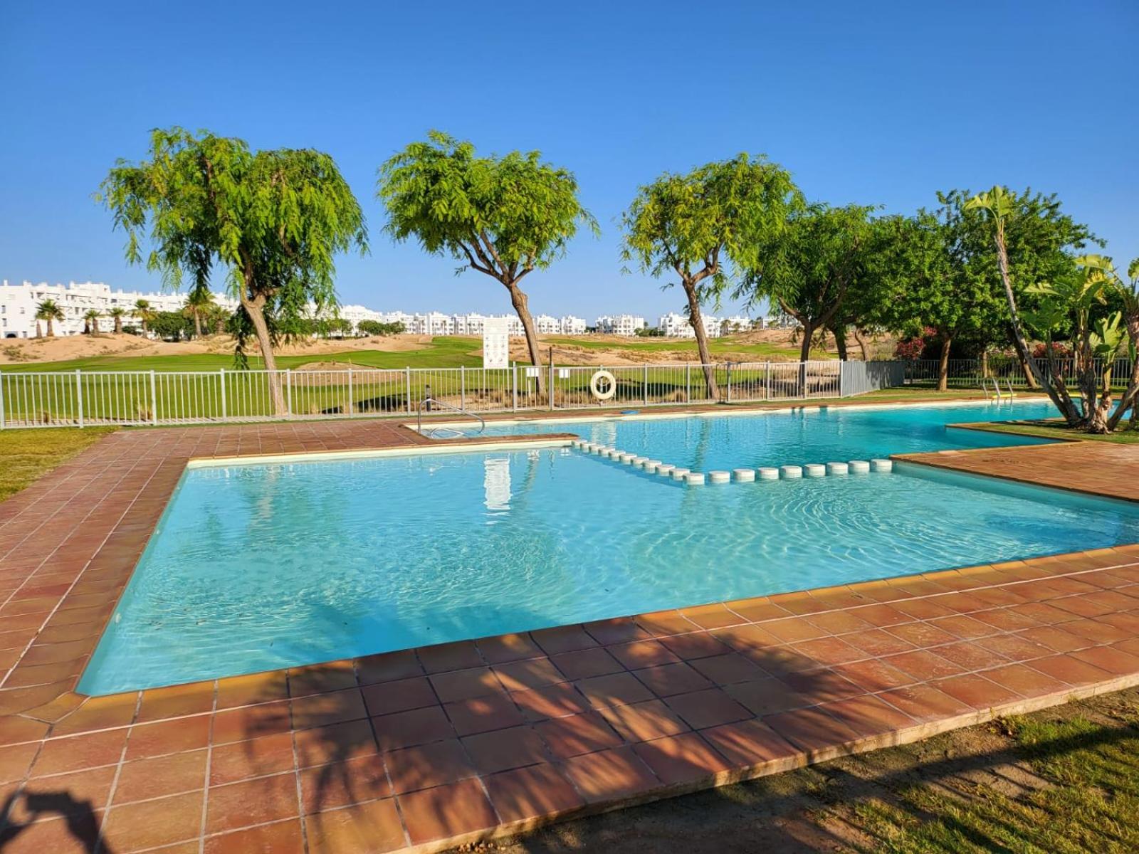 Bonito Penthouse en Campo de Golf con Piscina