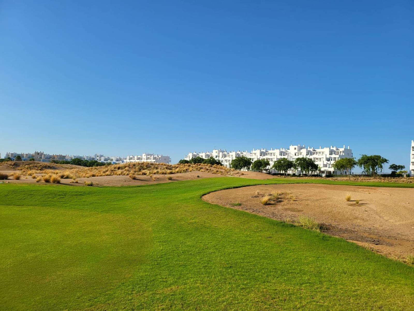 Bonito Penthouse en Campo de Golf con Piscina