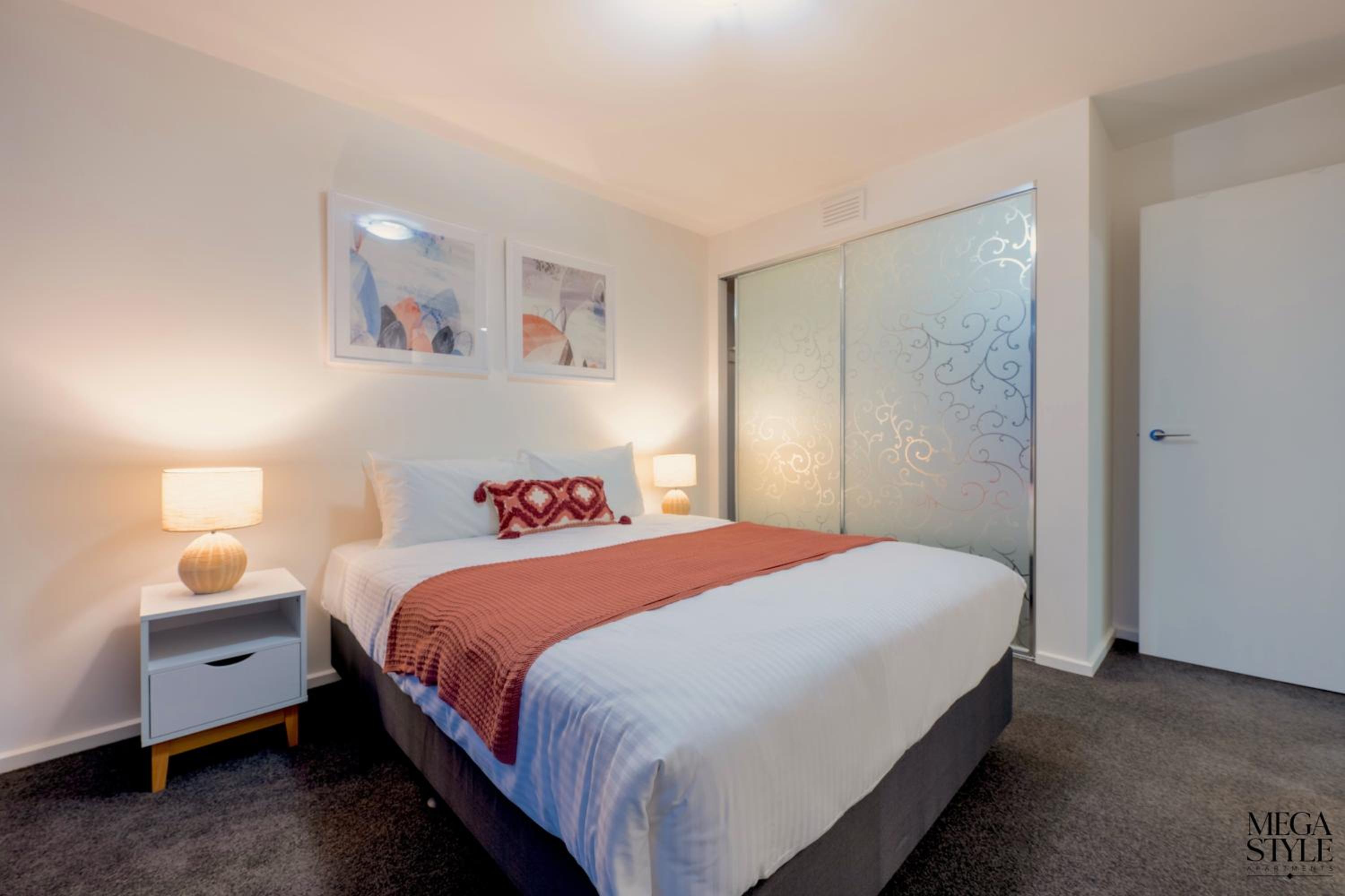 Mega Style Apartments Mainpoint