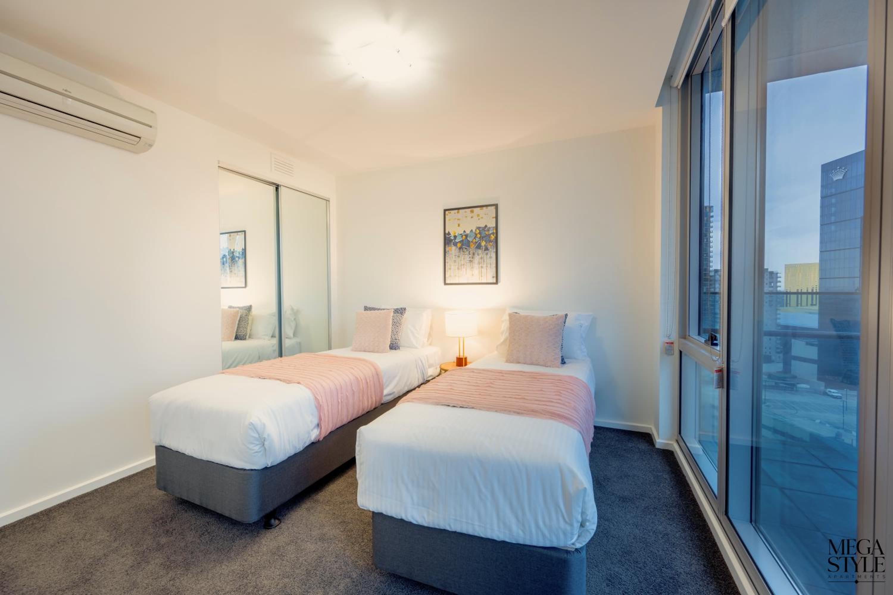 Mega Style Apartments Mainpoint