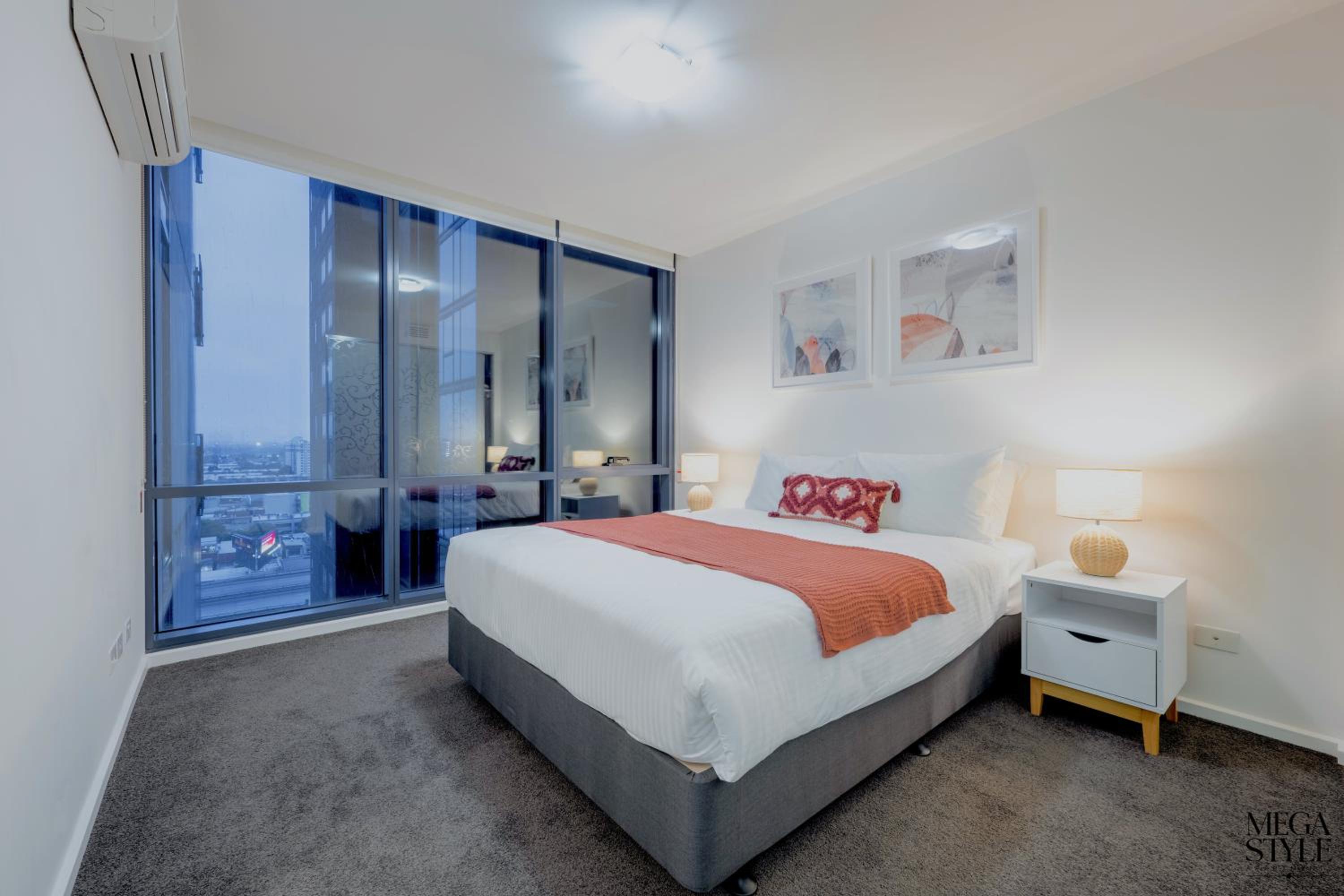 Mega Style Apartments Mainpoint
