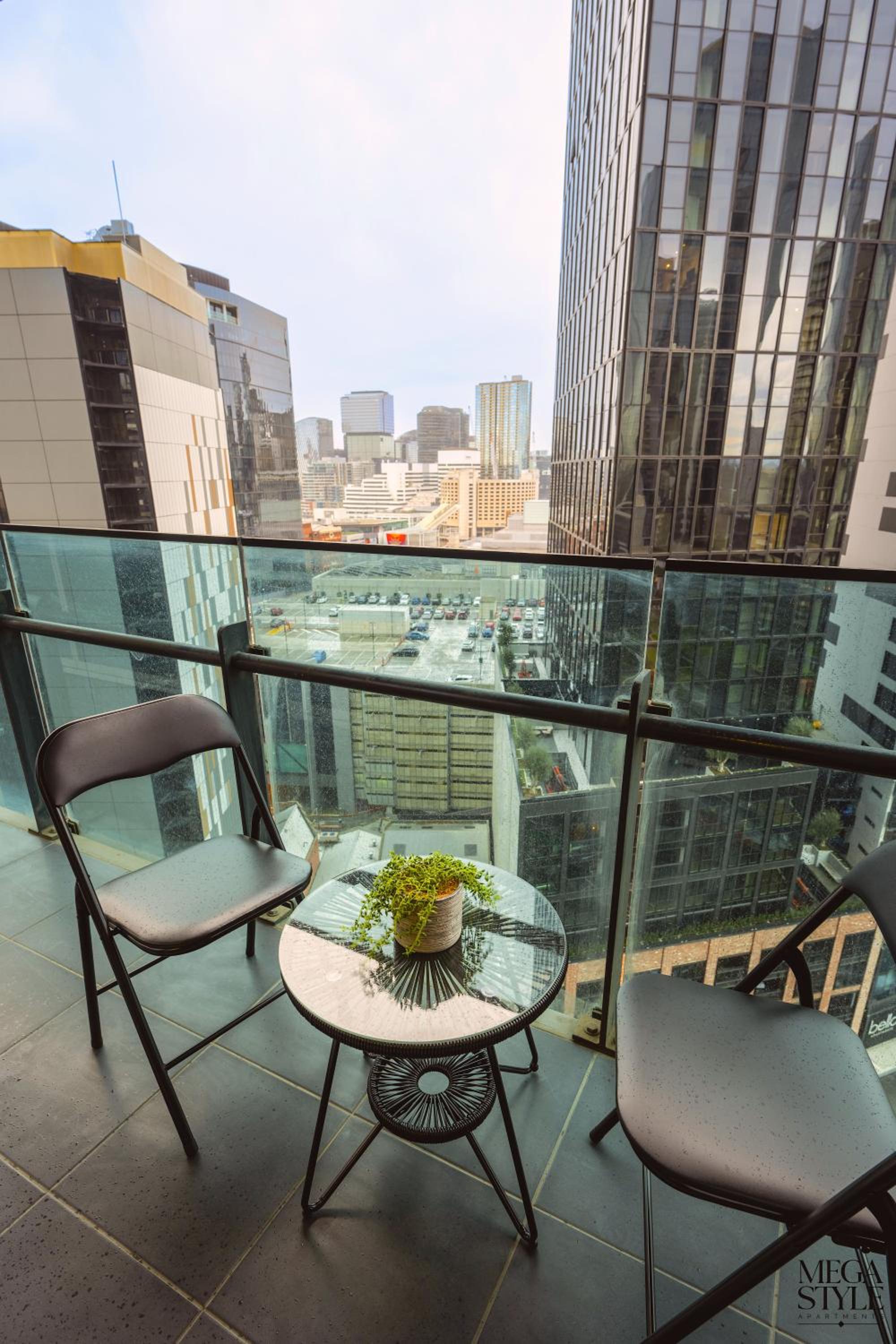 Mega Style Apartments Mainpoint