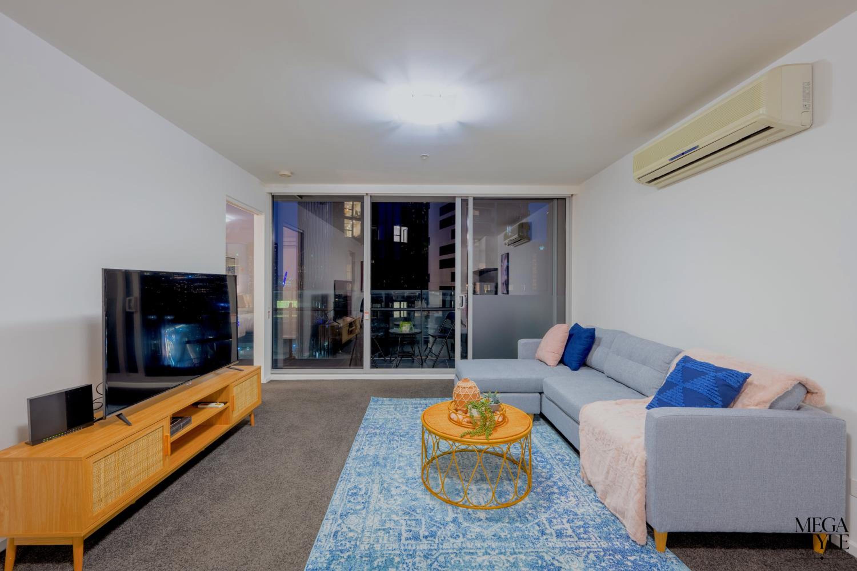 Mega Style Apartments Mainpoint