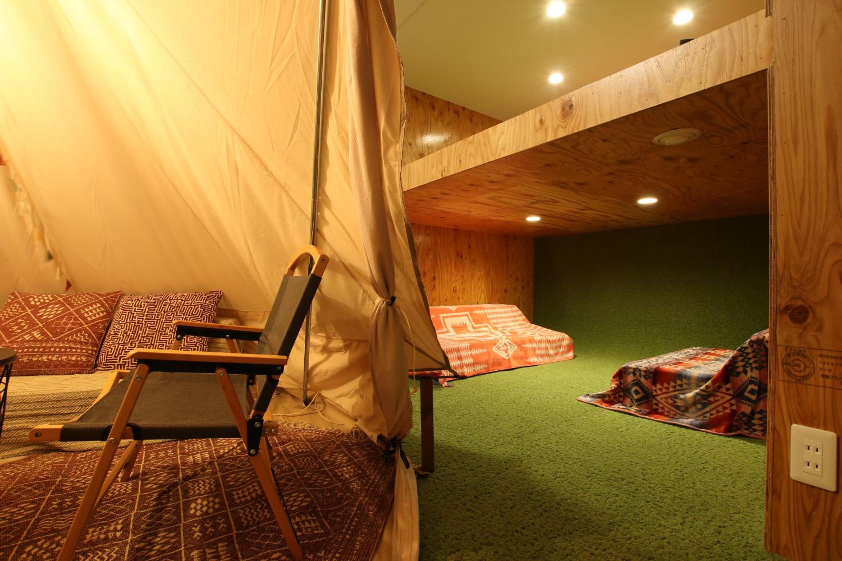 365BASE outdoor hostel