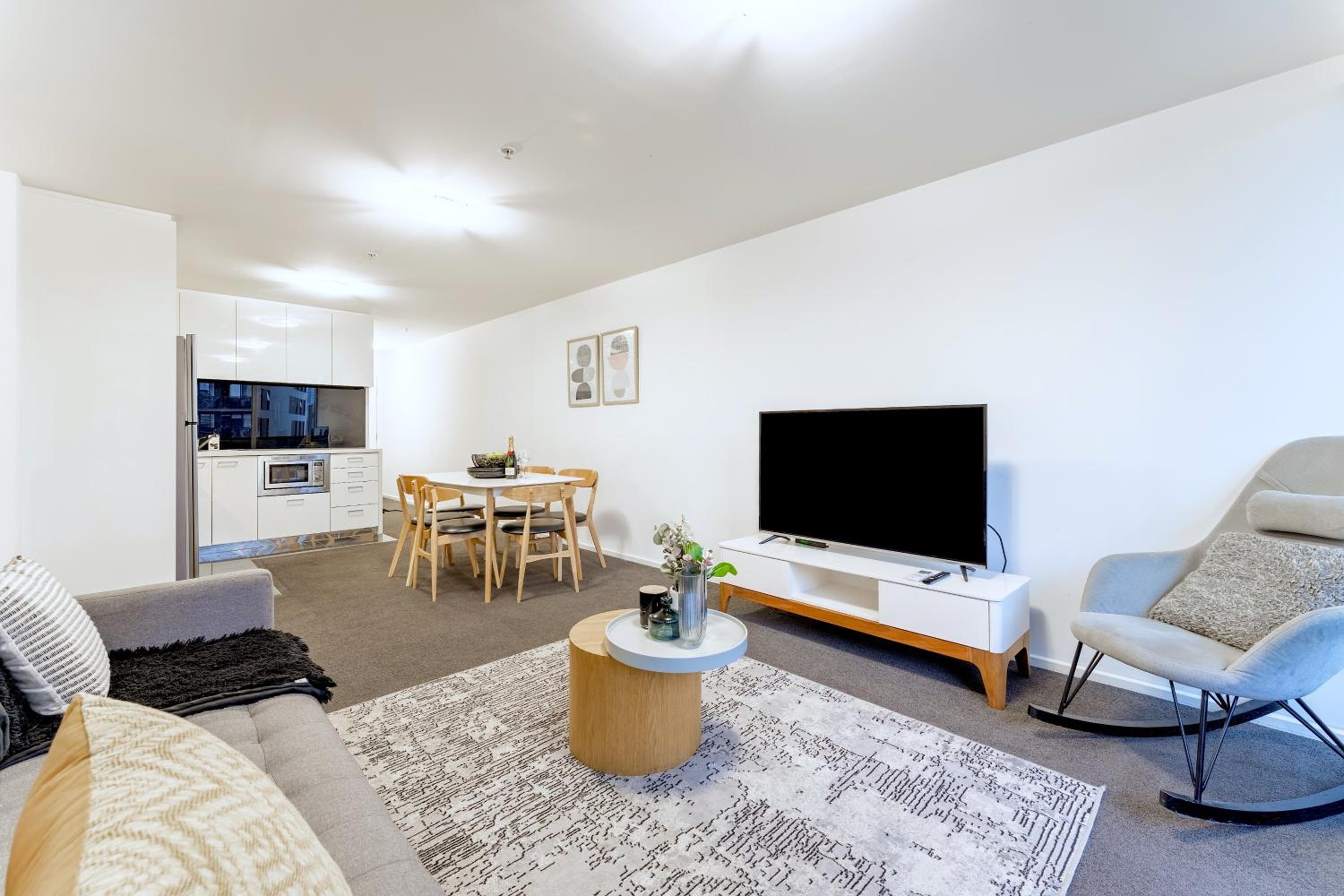 Mega Style Apartments Mainpoint