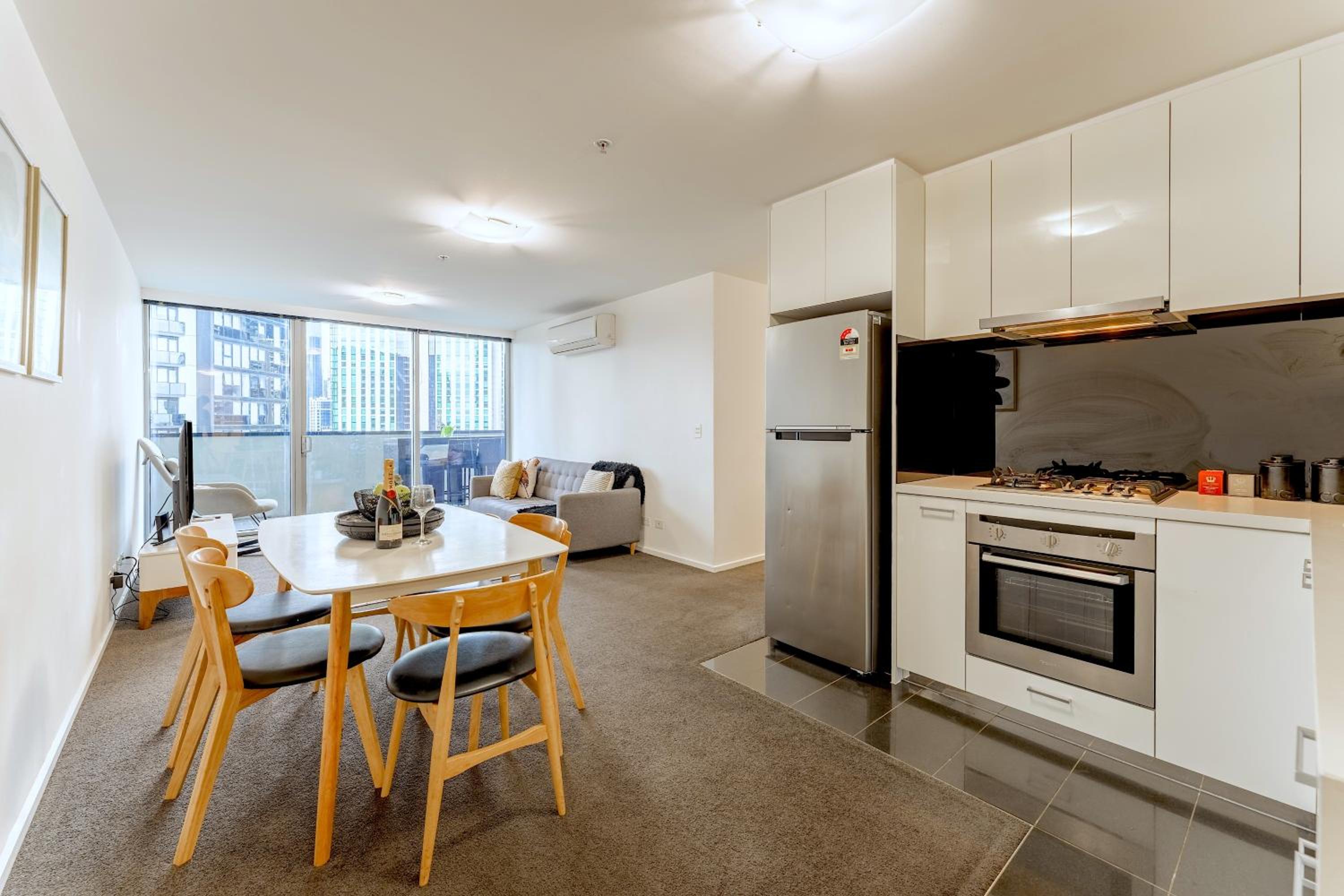 Mega Style Apartments Mainpoint