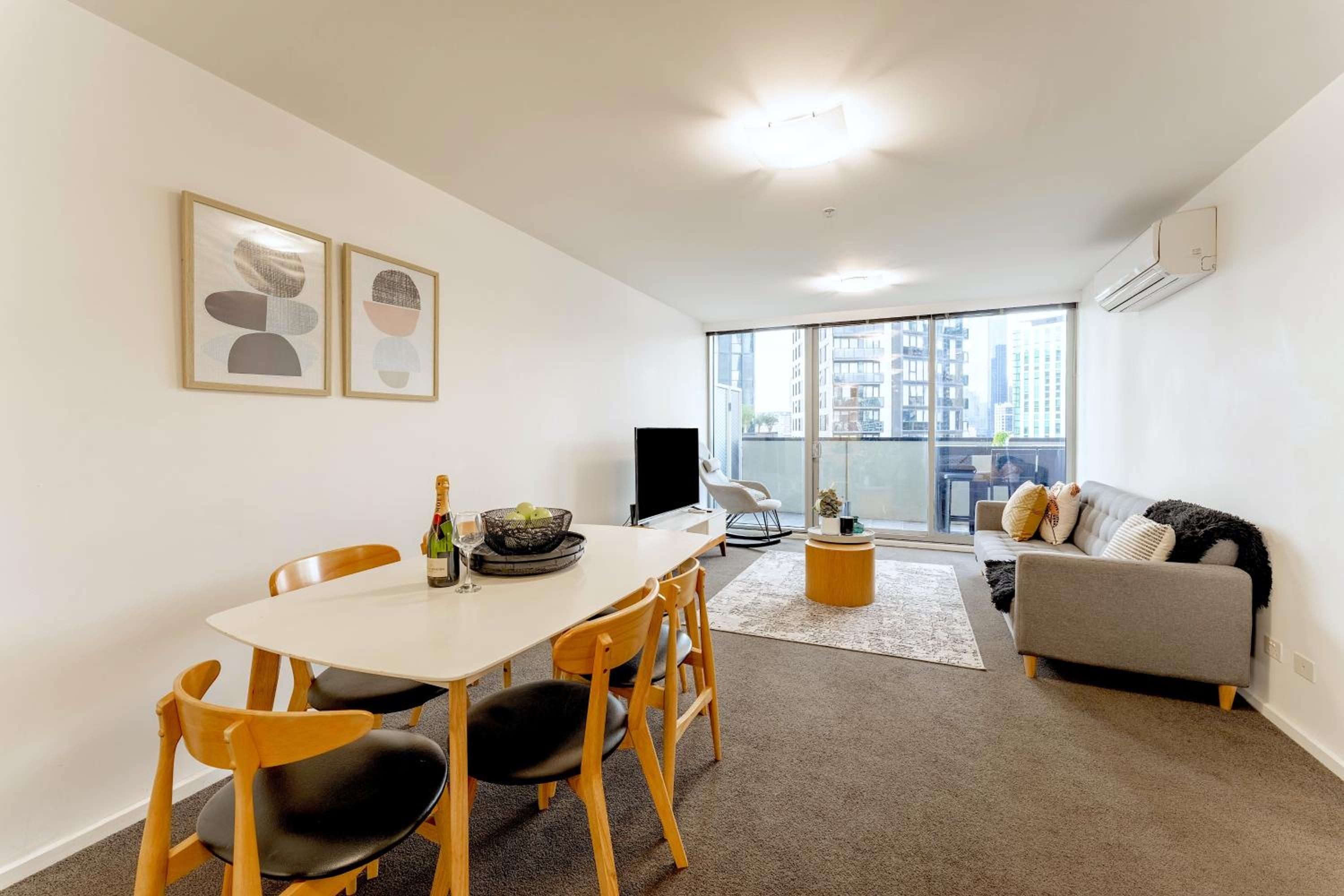 Mega Style Apartments Mainpoint