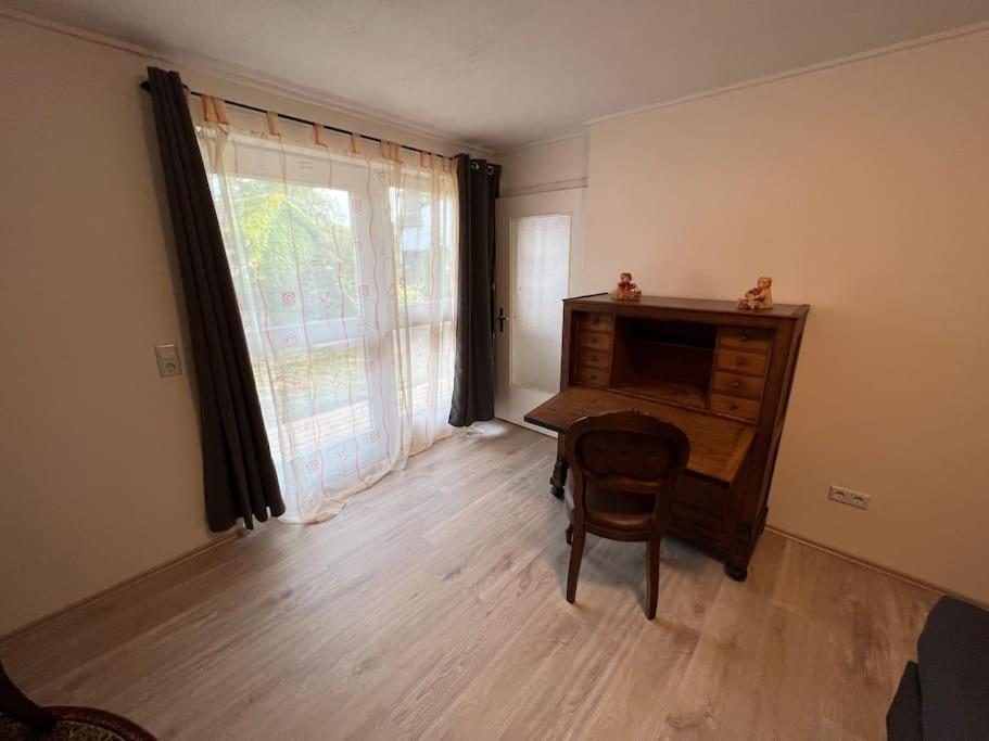 Schöne Unterkunft mit Balkon