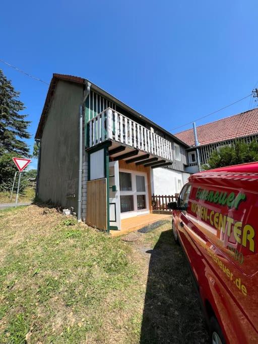Schöne Unterkunft mit Balkon