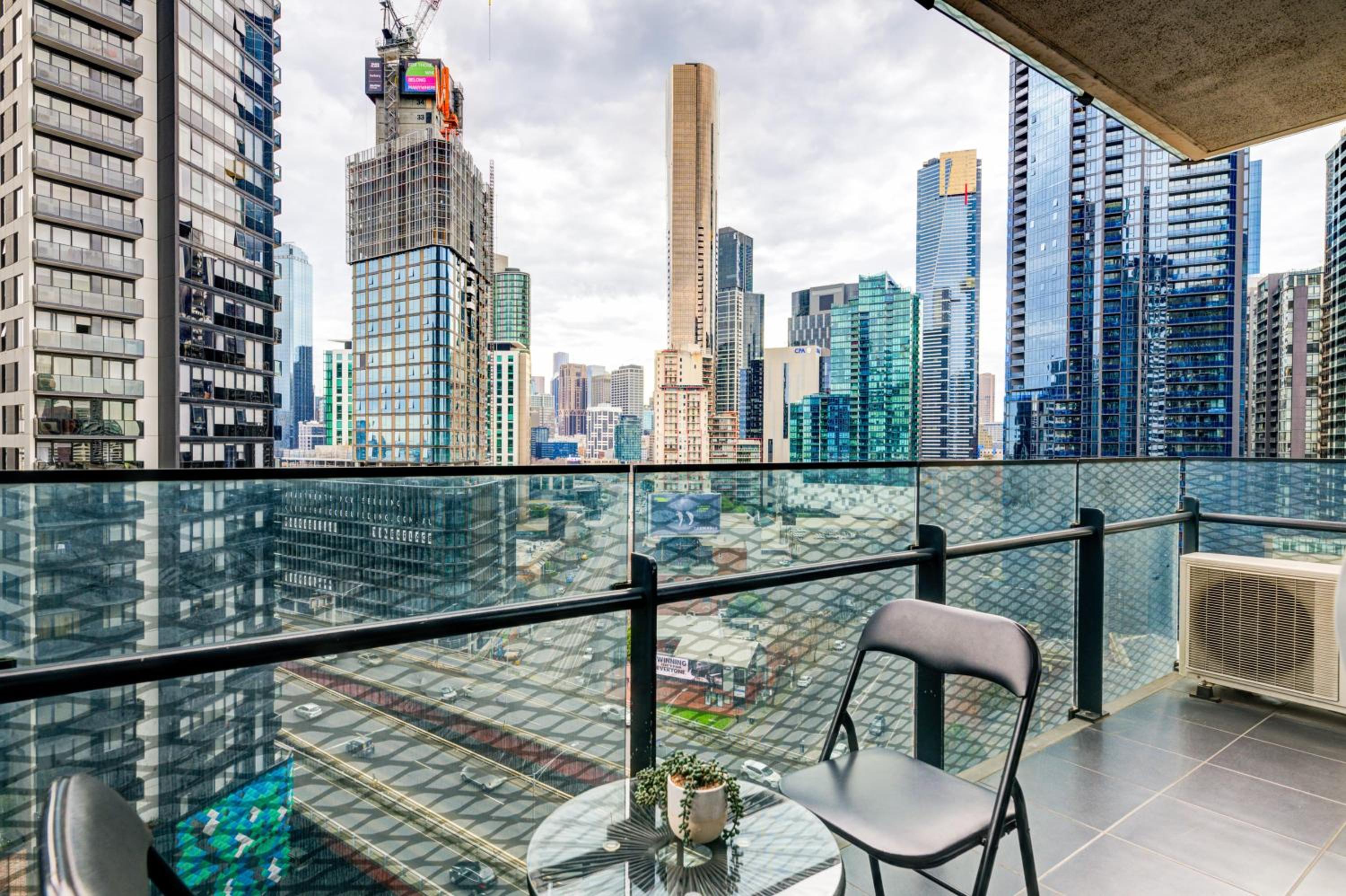 Mega Style Apartments Mainpoint
