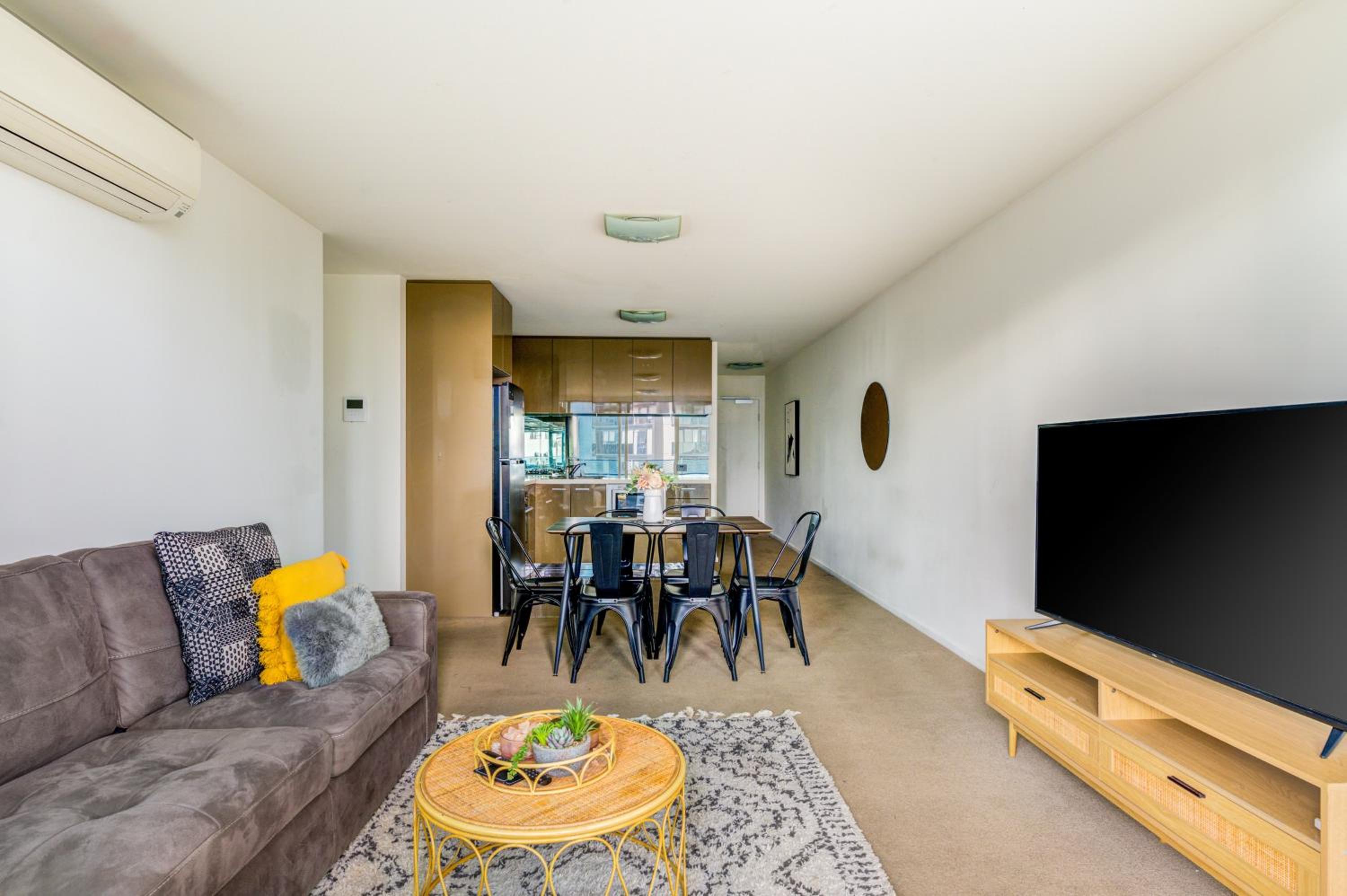Mega Style Apartments Mainpoint